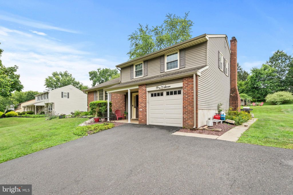 Photo of 47 Creek Road, SOUTHAMPTON, PA 18966 (MLS # PABU2100412)