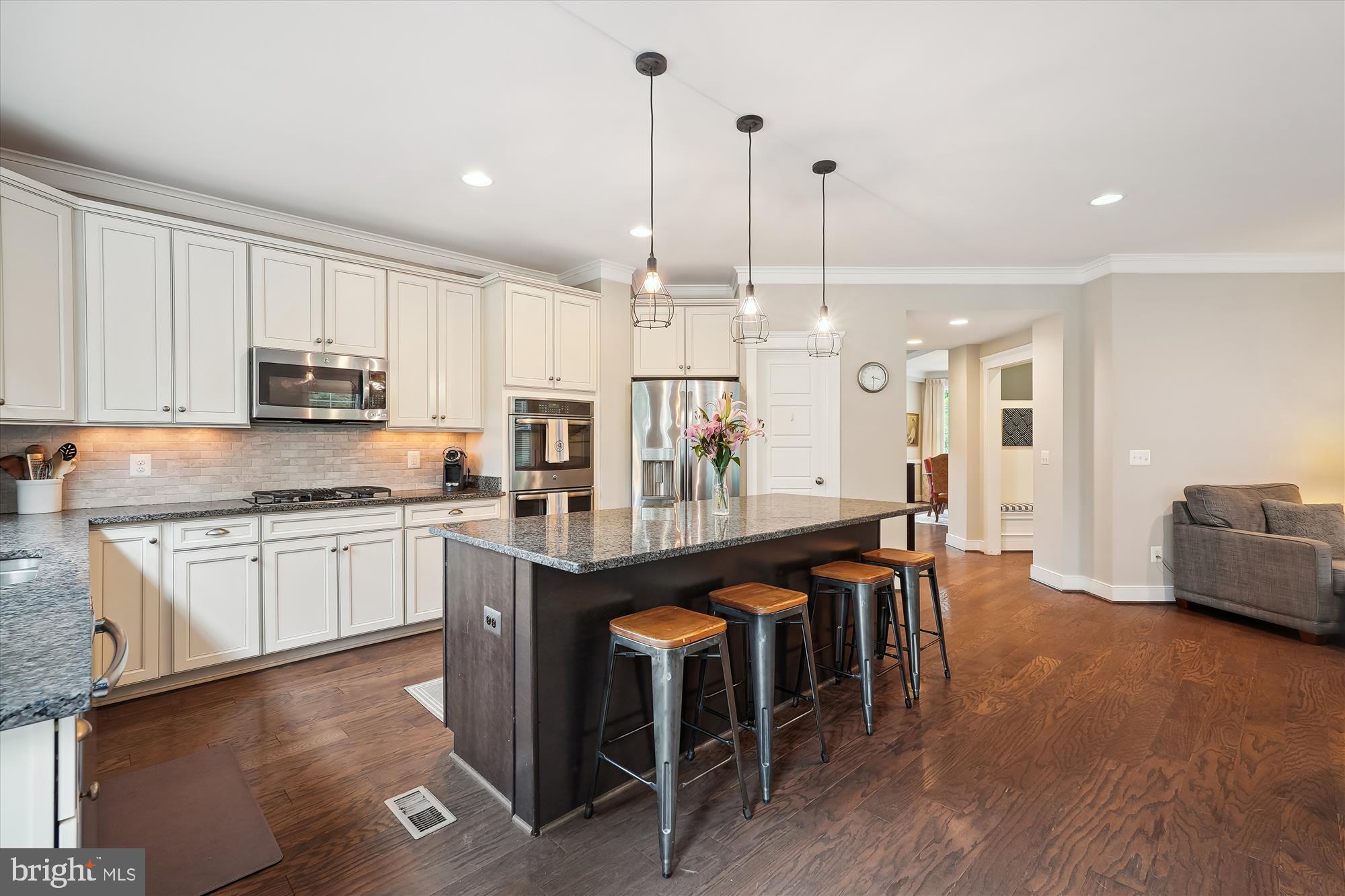 WARNER - Residential