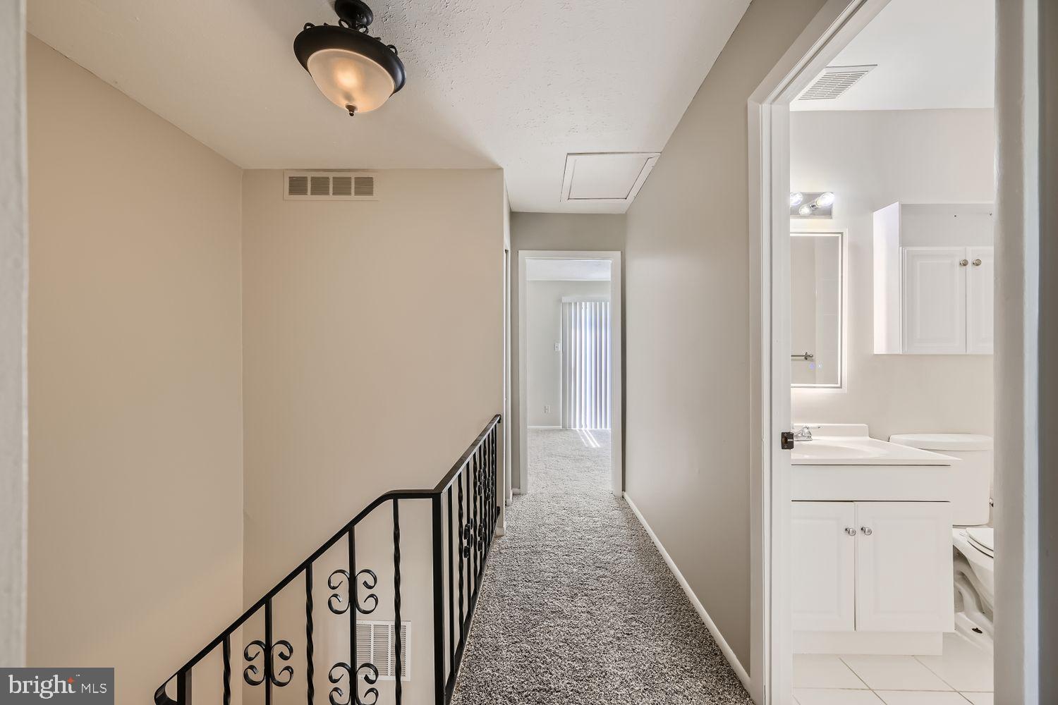 VILLA CAPRI - Residential Lease