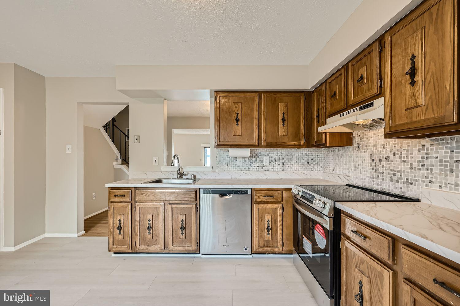 VILLA CAPRI - Residential Lease