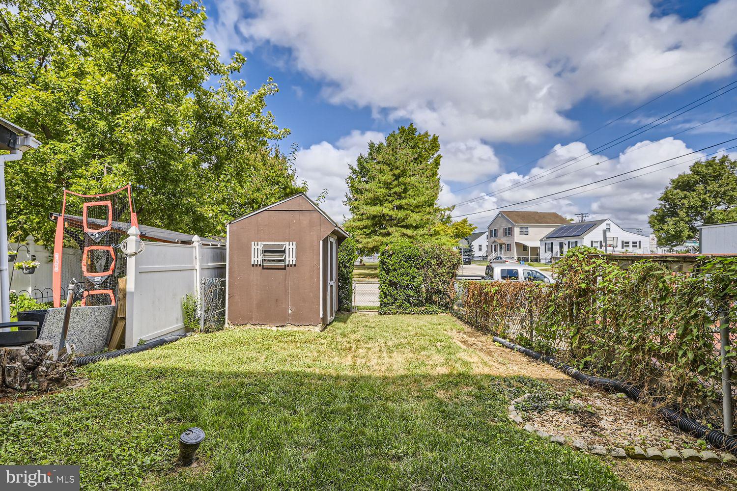 VILLA CAPRI - Residential Lease