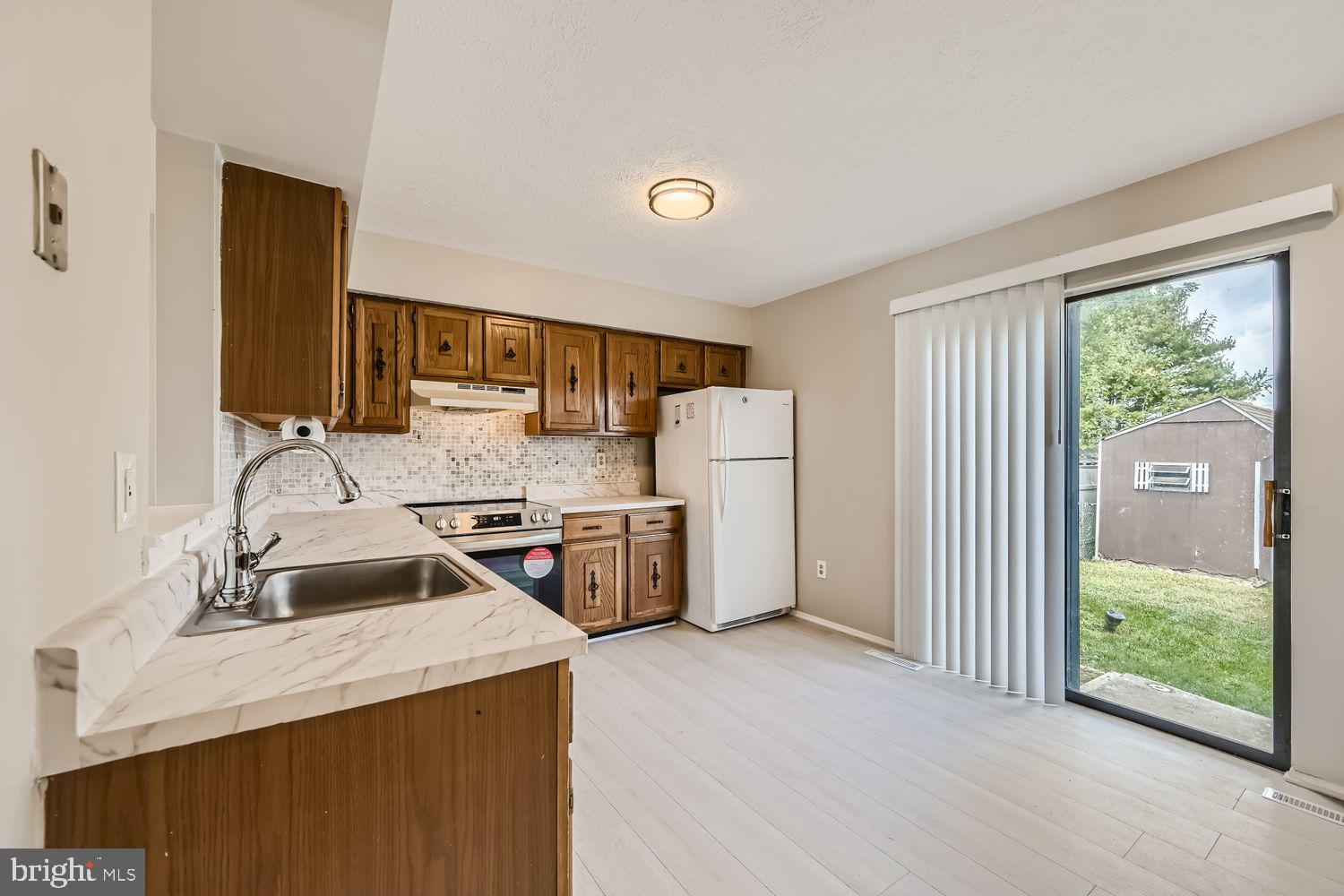 VILLA CAPRI - Residential Lease