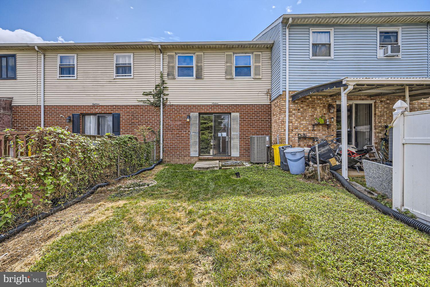 VILLA CAPRI - Residential Lease