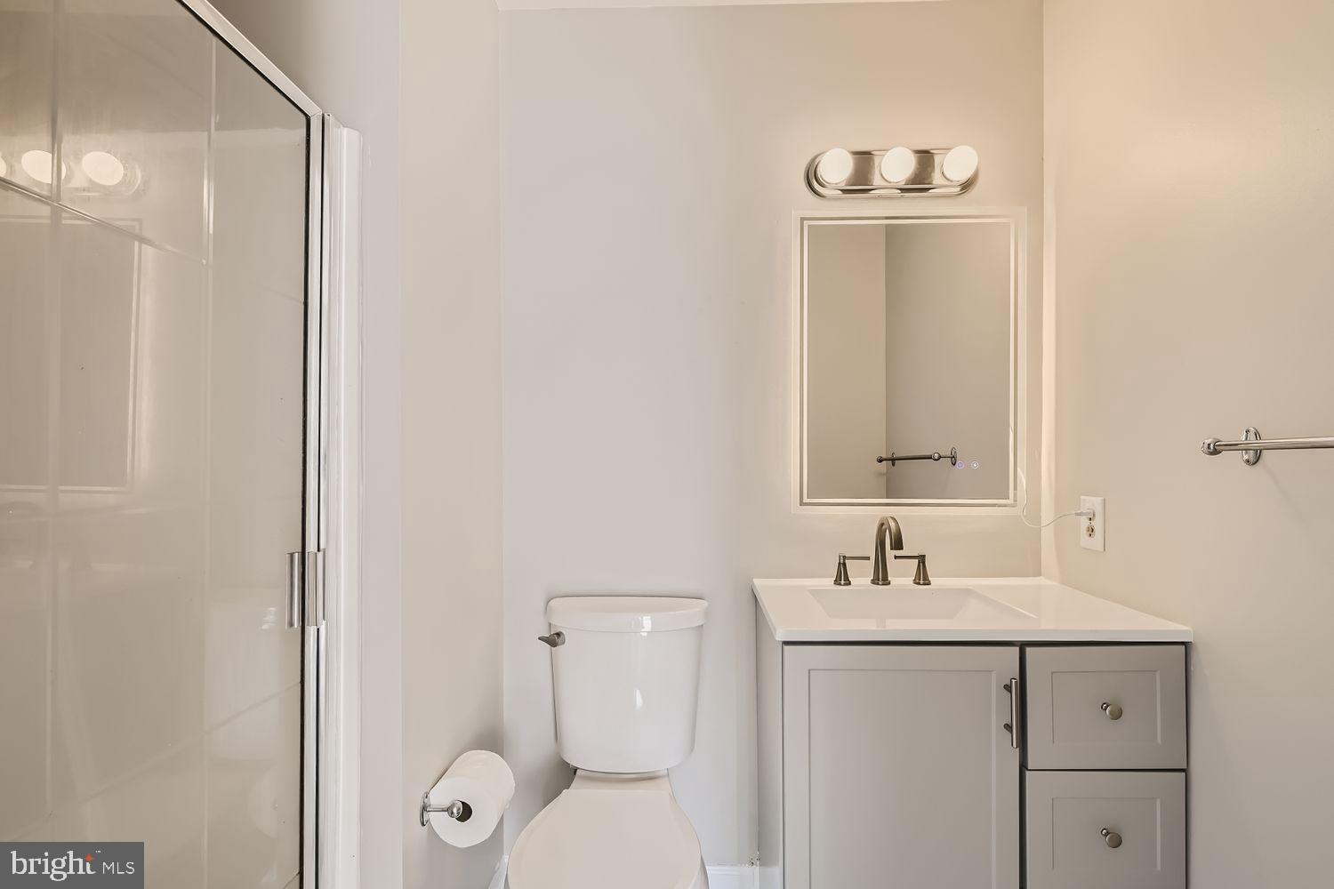 VILLA CAPRI - Residential Lease