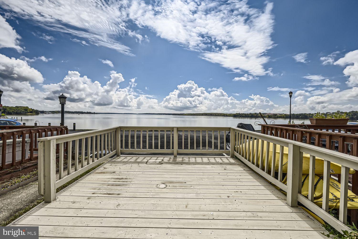 VILLA CAPRI - Residential Lease