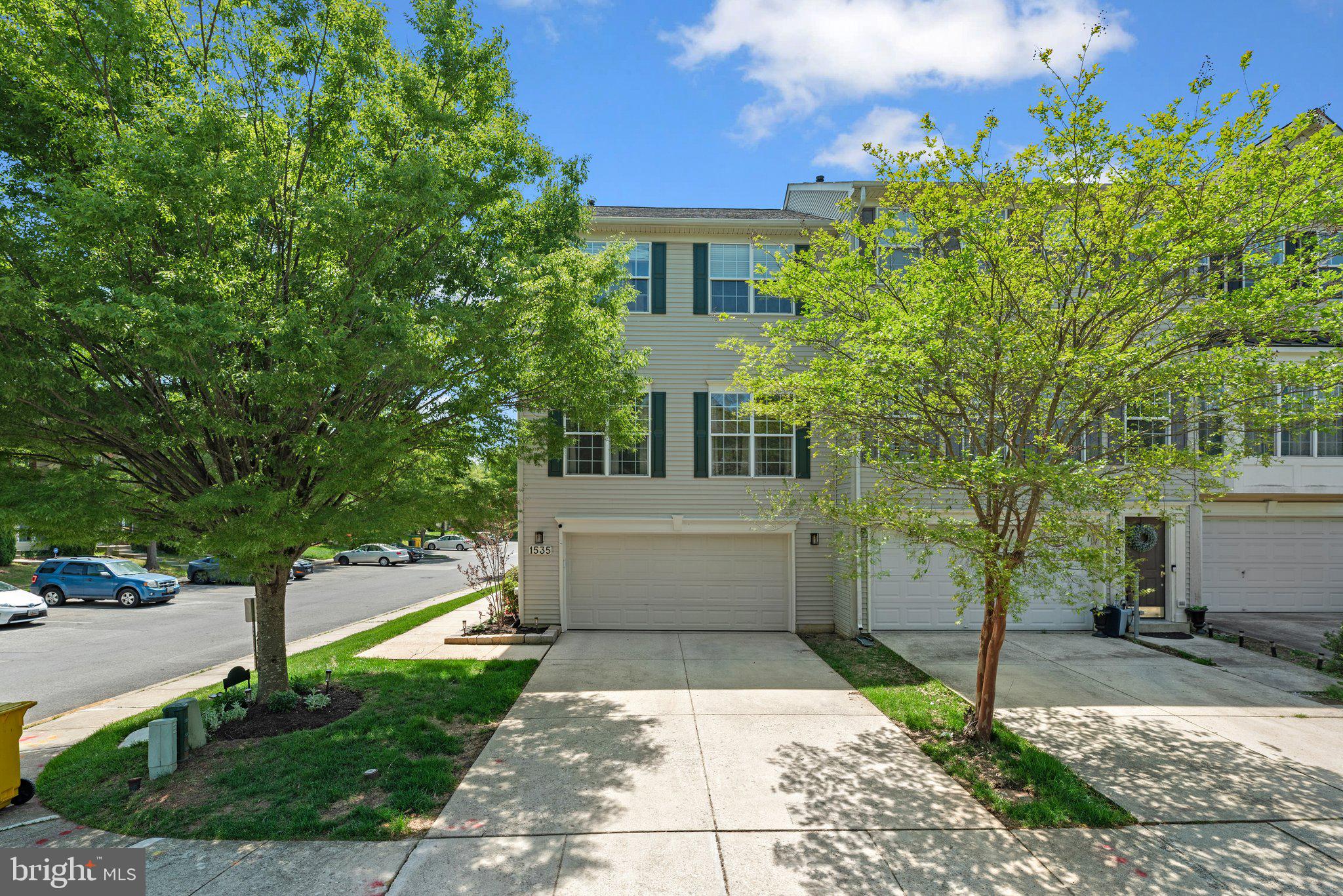 1535 FALLING BROOK COURT
