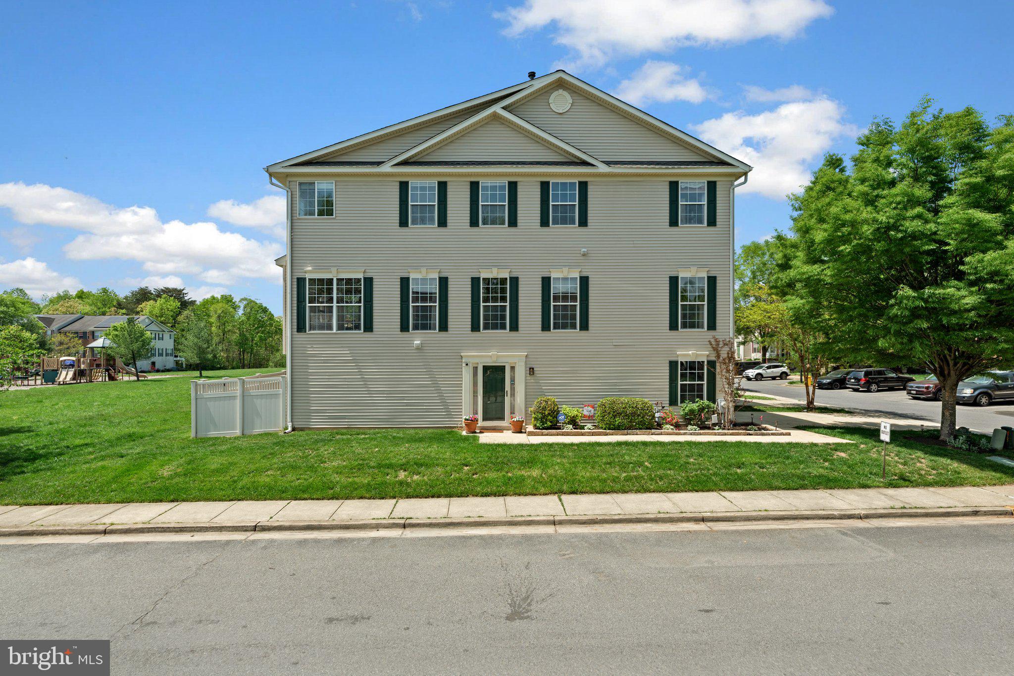 1535 FALLING BROOK COURT