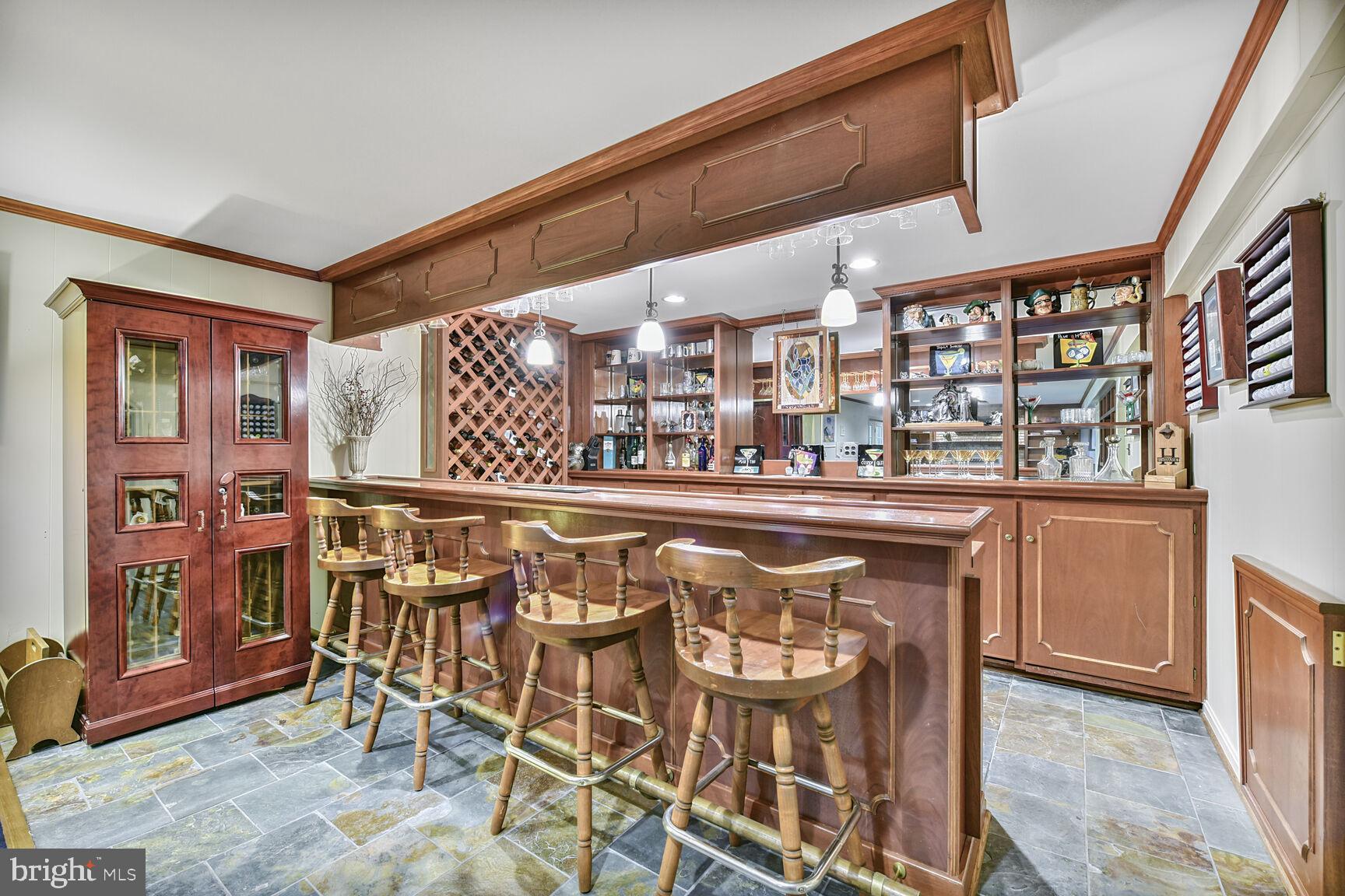 HOLLY KNOLL - Residential