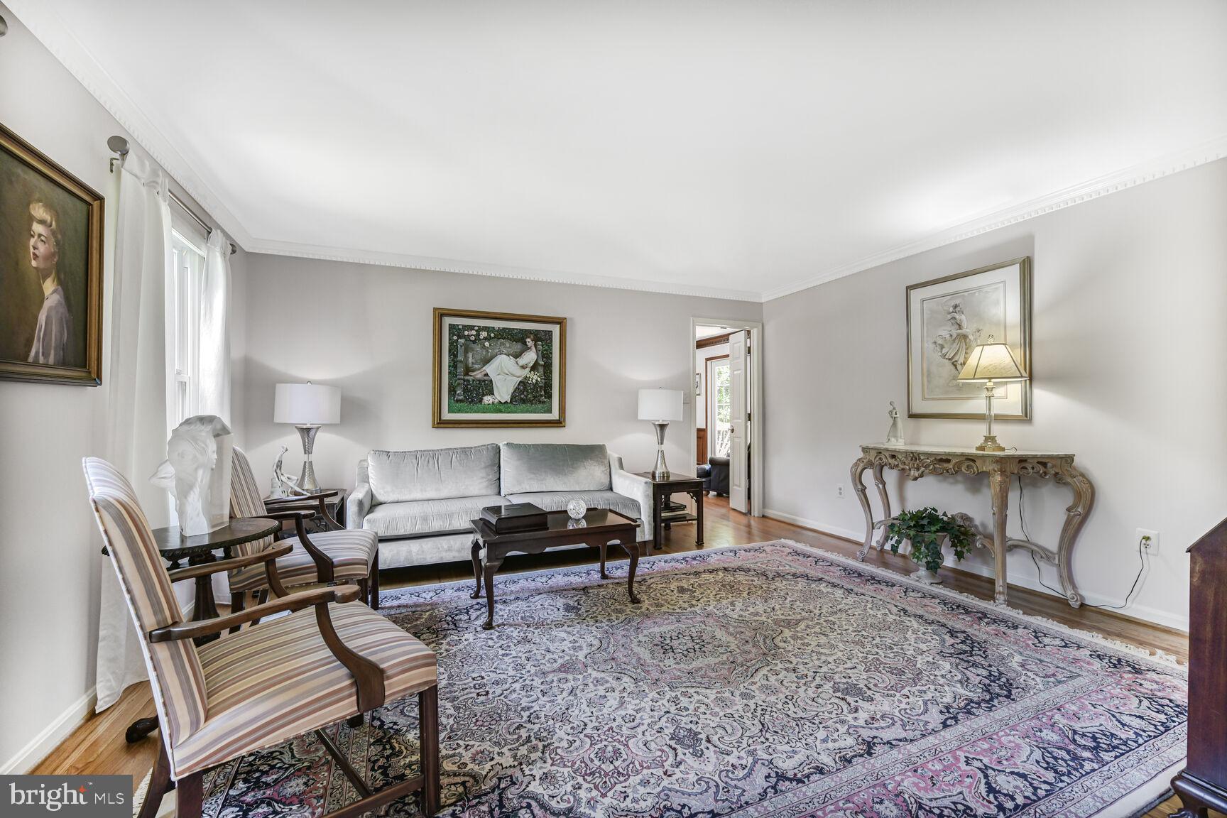 HOLLY KNOLL - Residential