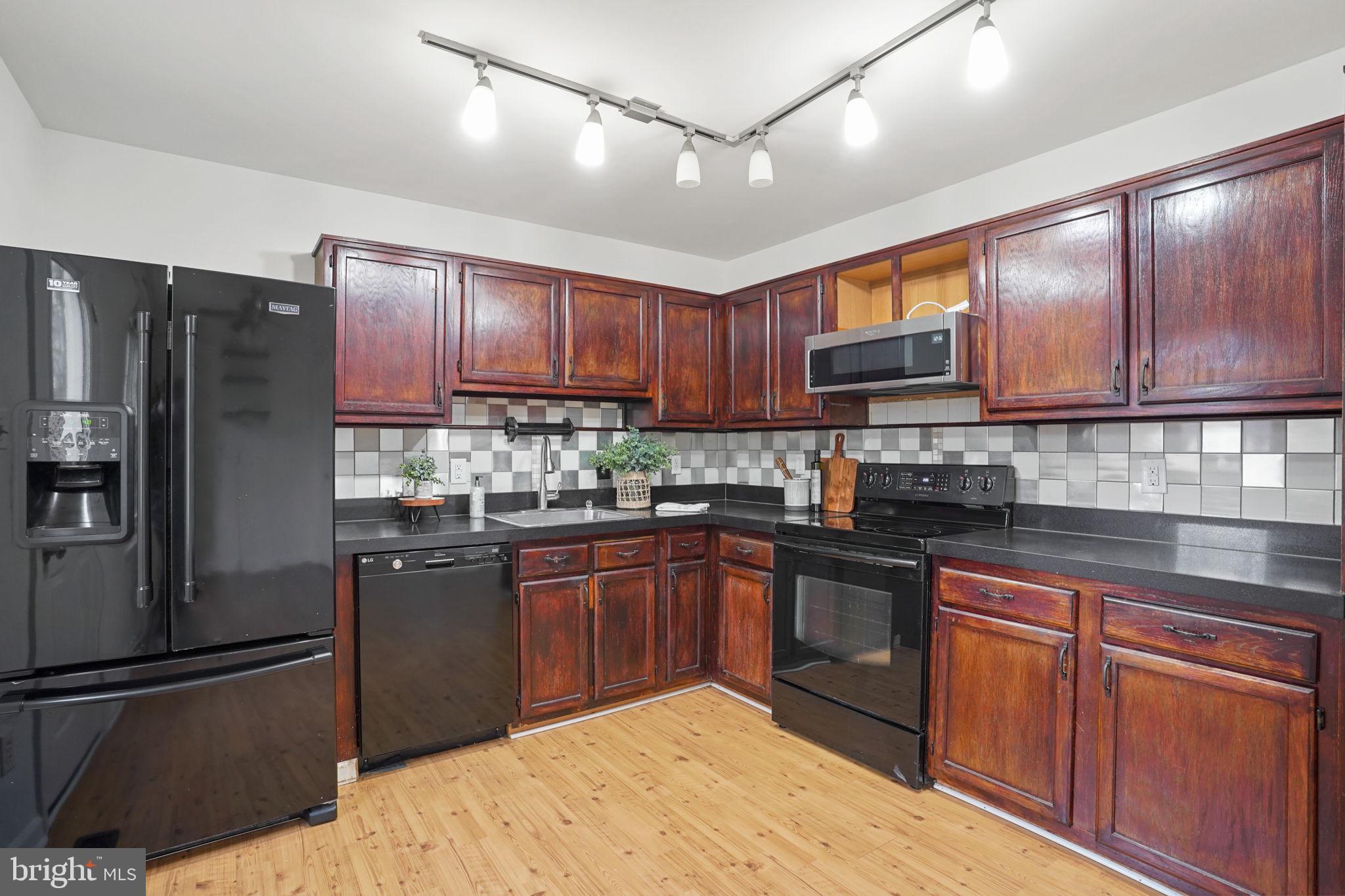 HEATHER GLEN - Residential