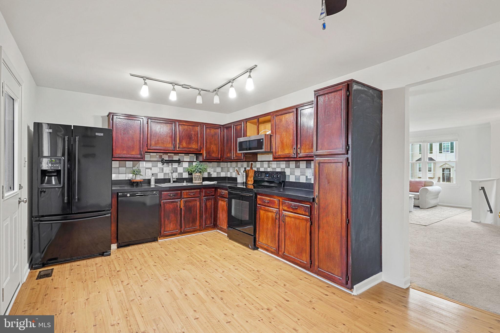 HEATHER GLEN - Residential