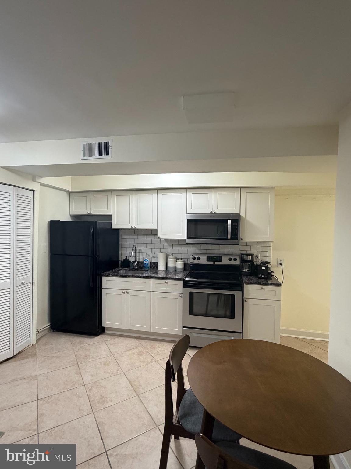 978 MOUNT OLIVET ROAD NE 1