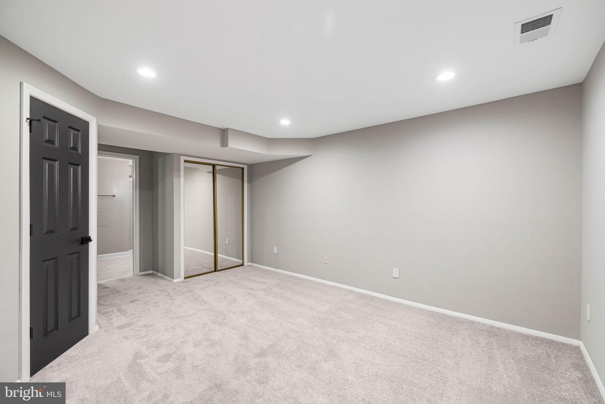 FAIRFAX CLUB ESTATES - Residential Lease