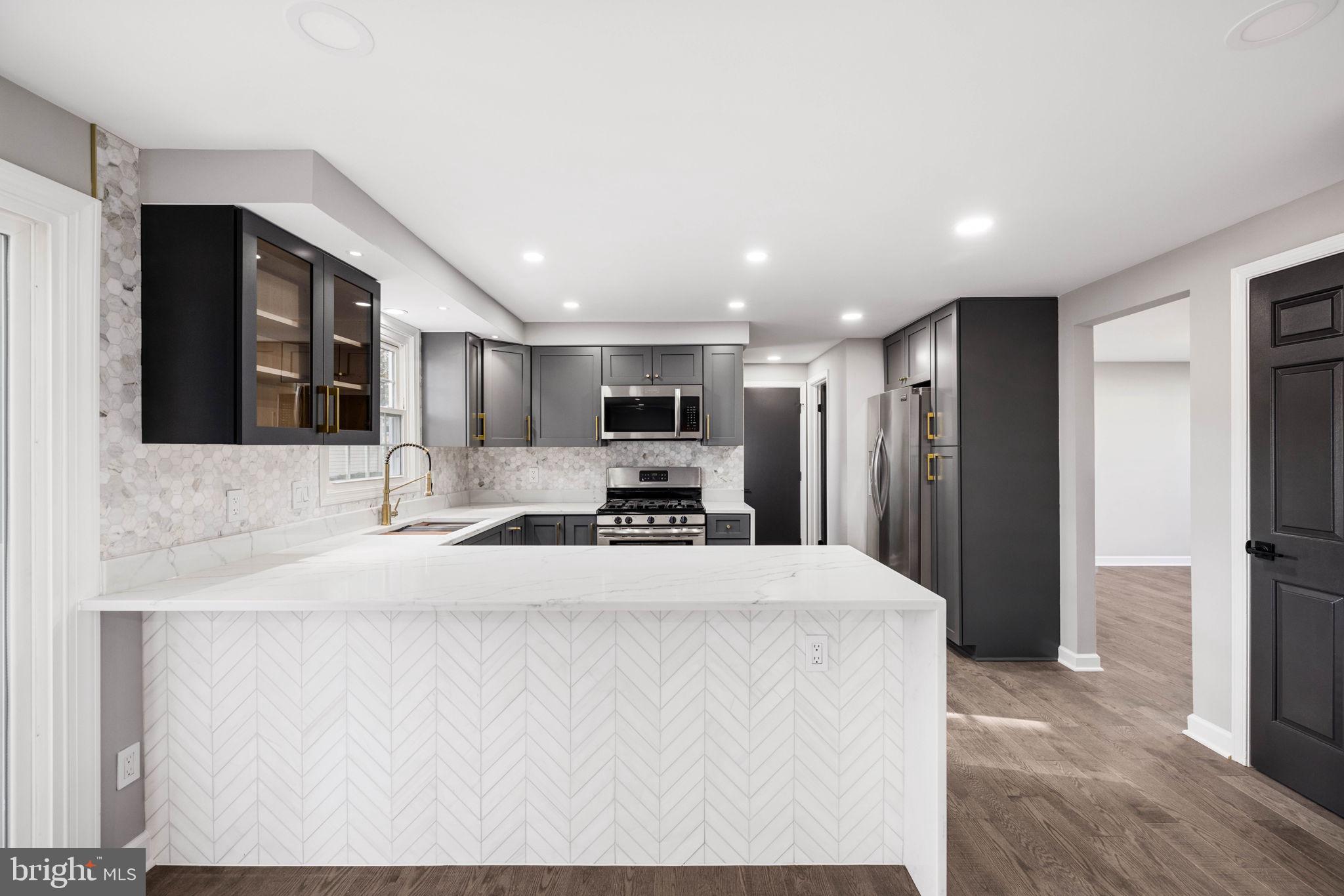 FAIRFAX CLUB ESTATES - Residential Lease