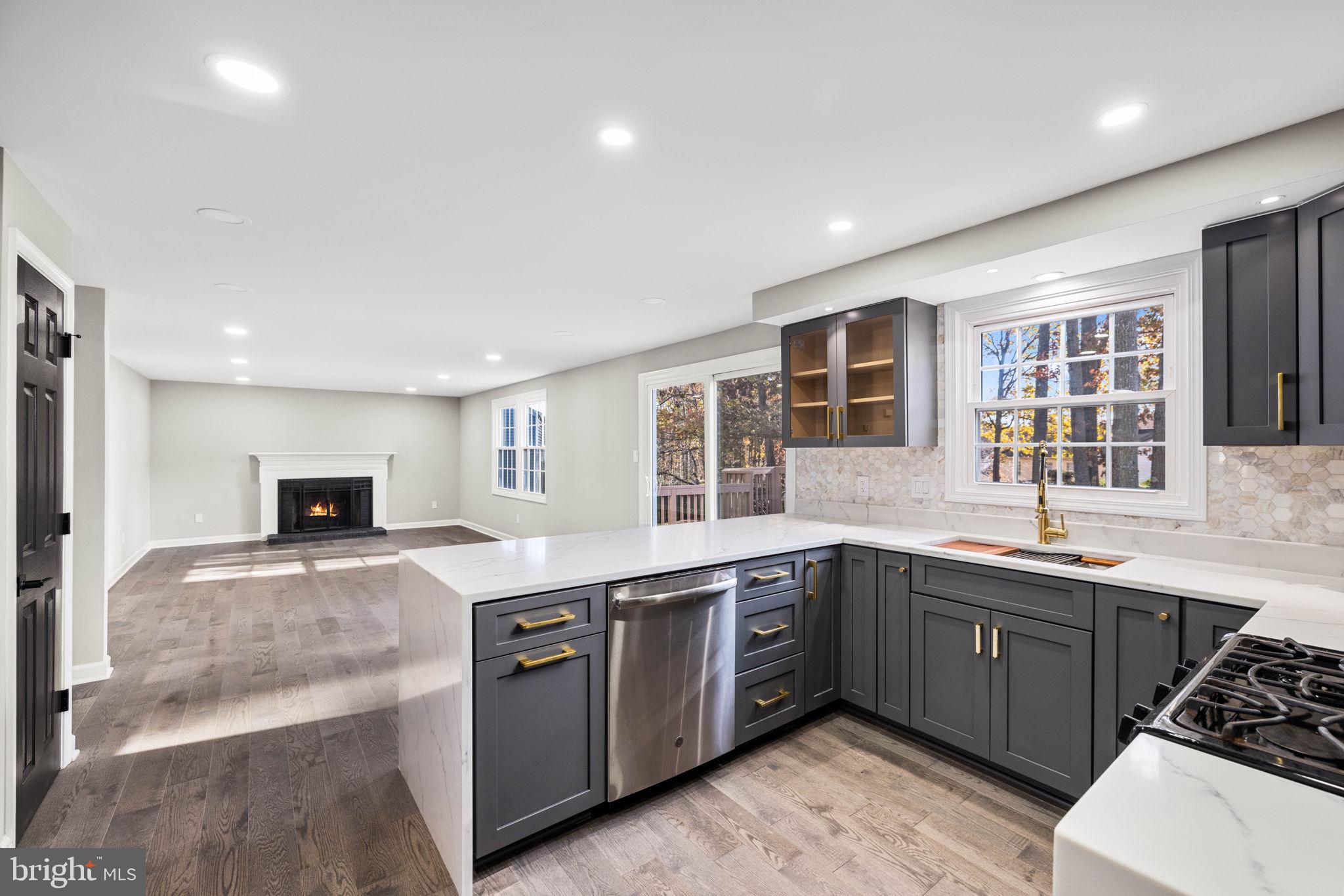 FAIRFAX CLUB ESTATES - Residential Lease