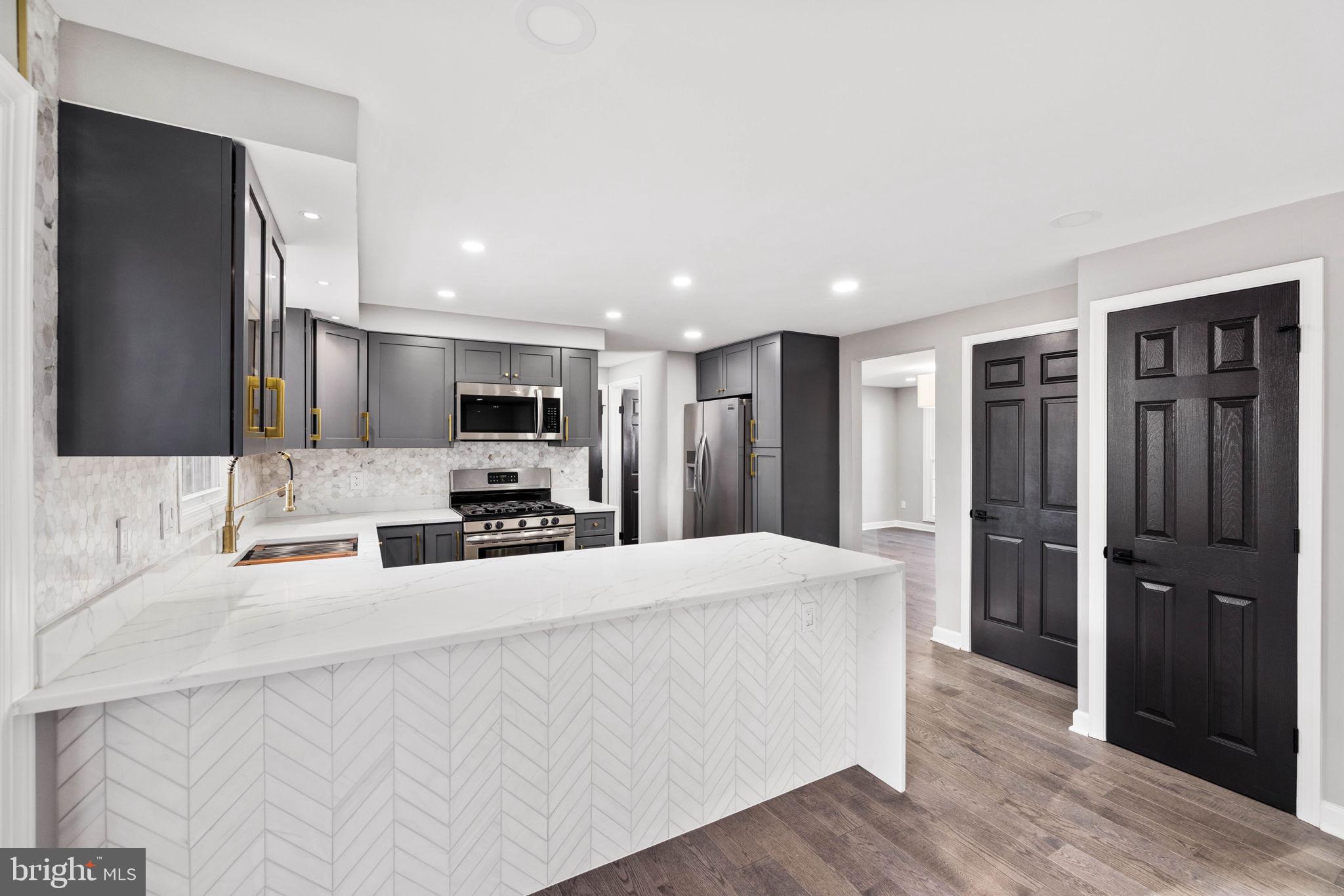 FAIRFAX CLUB ESTATES - Residential Lease