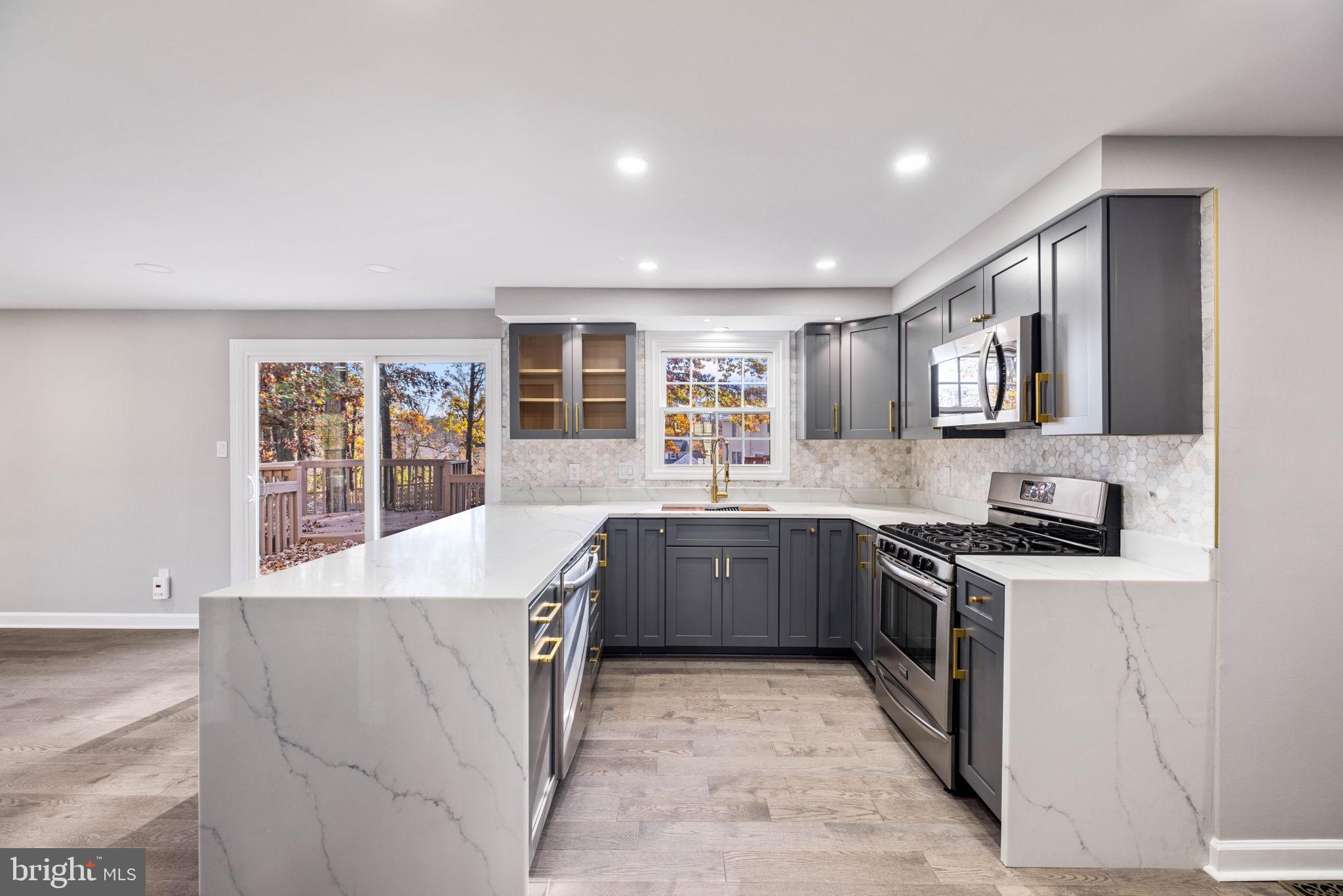 FAIRFAX CLUB ESTATES - Residential Lease