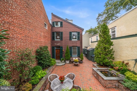 Photo of 403 S Fairfax Street, ALEXANDRIA, VA 22314 (MLS # VAAX2067038)