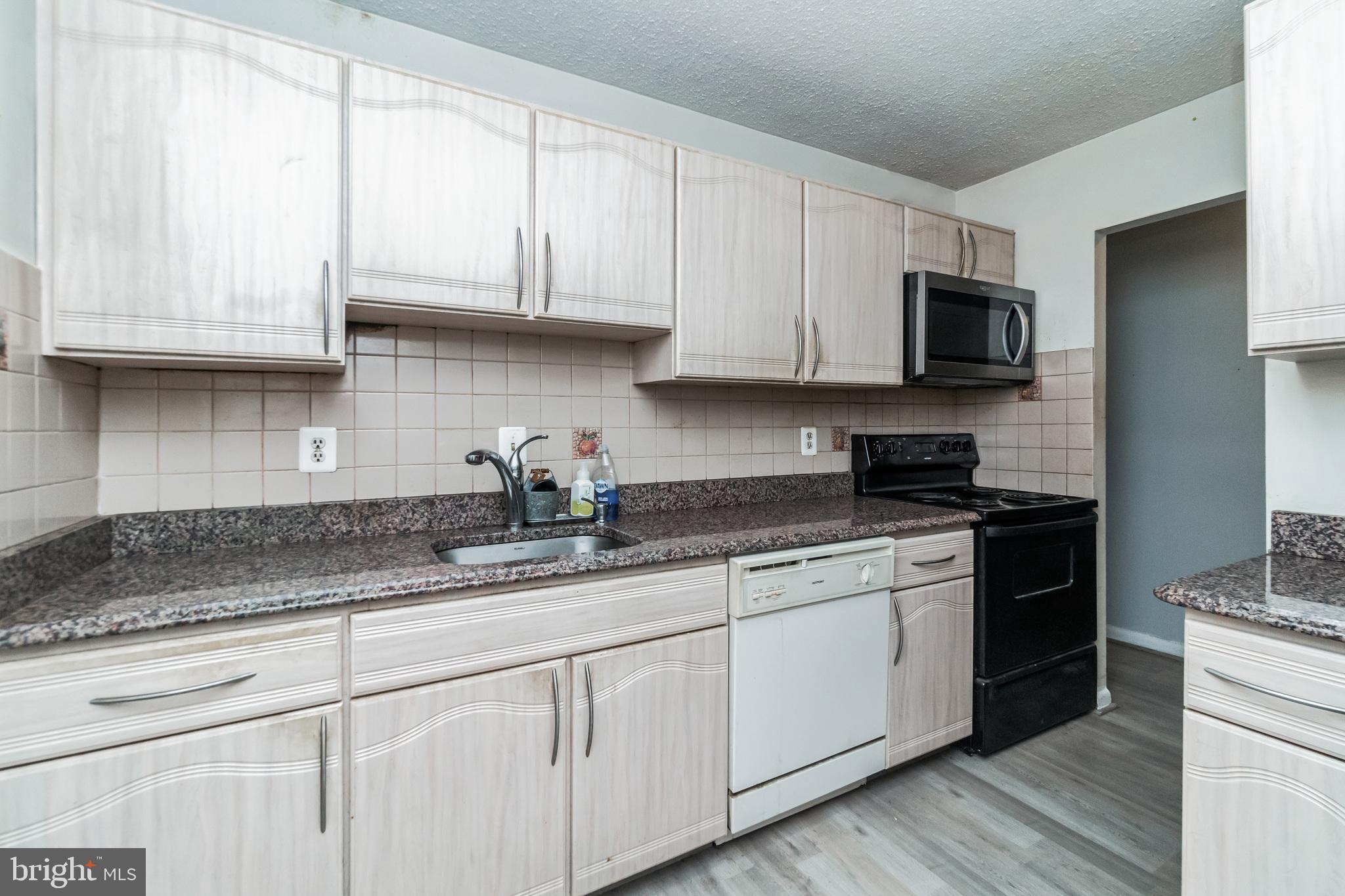 RACQUET CLUB - Residential