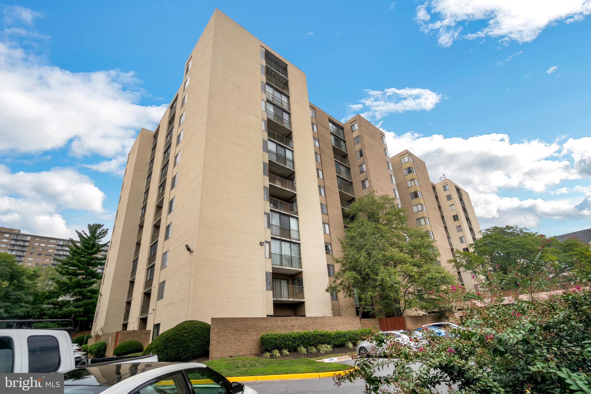 RACQUET CLUB - Residential