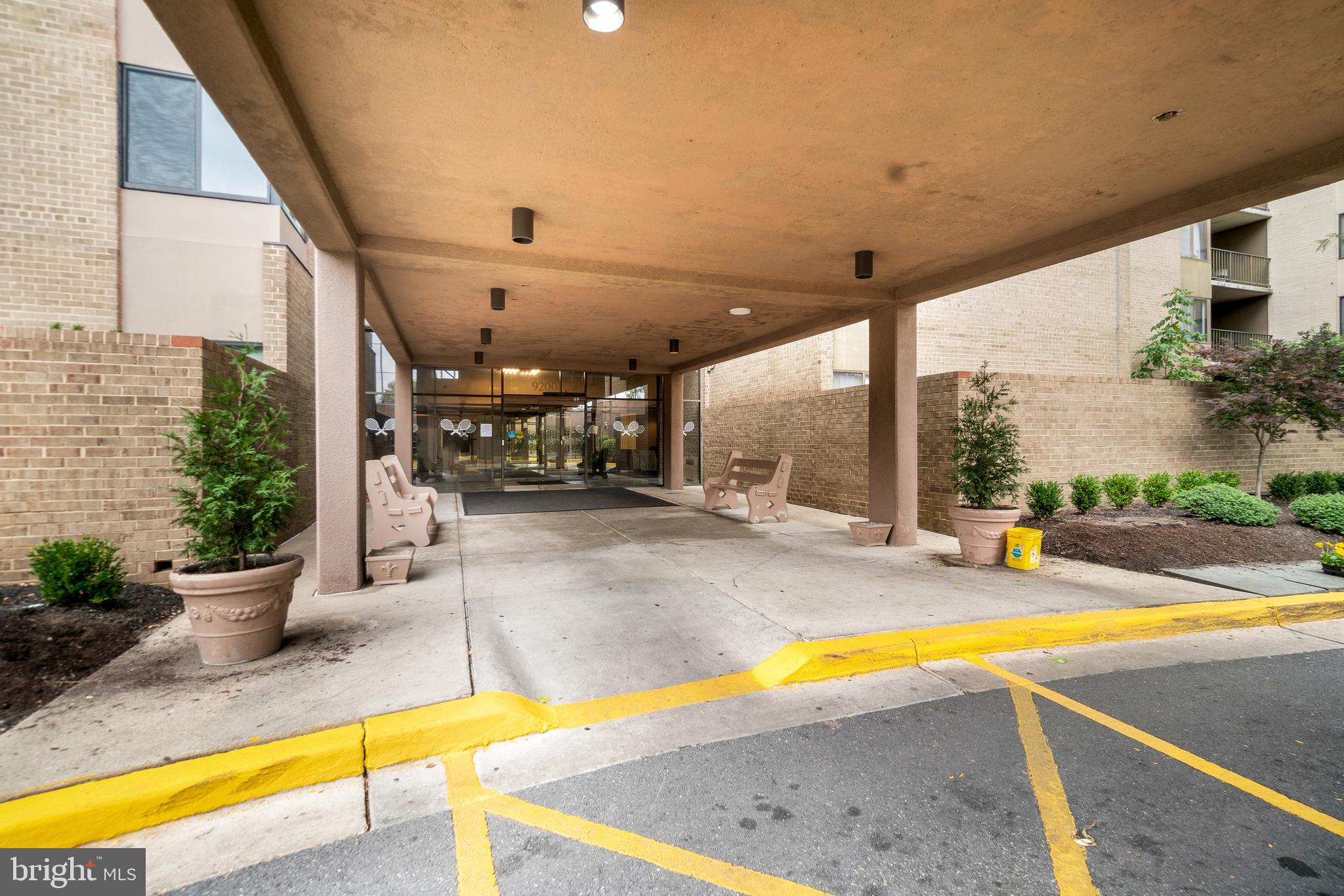 RACQUET CLUB - Residential