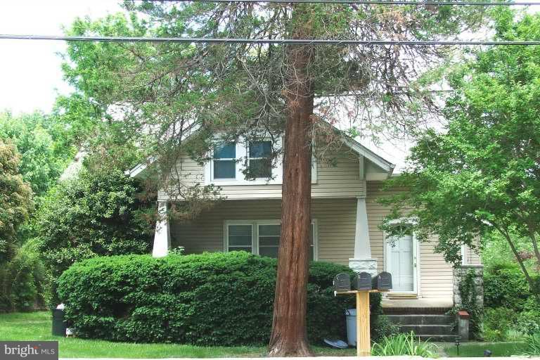 Garden level one bedroom apartment in converted home in Eastport, convenient to downtown. Freshly painted and new bath vanity to be installed. Rent includes most utilities. Owner prefers no pets & a non-smoking environment.