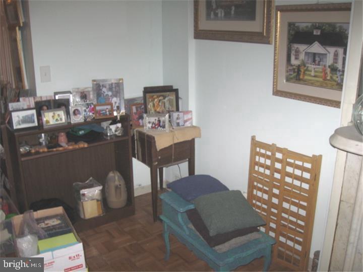 POINT BREEZE - Residential Lease