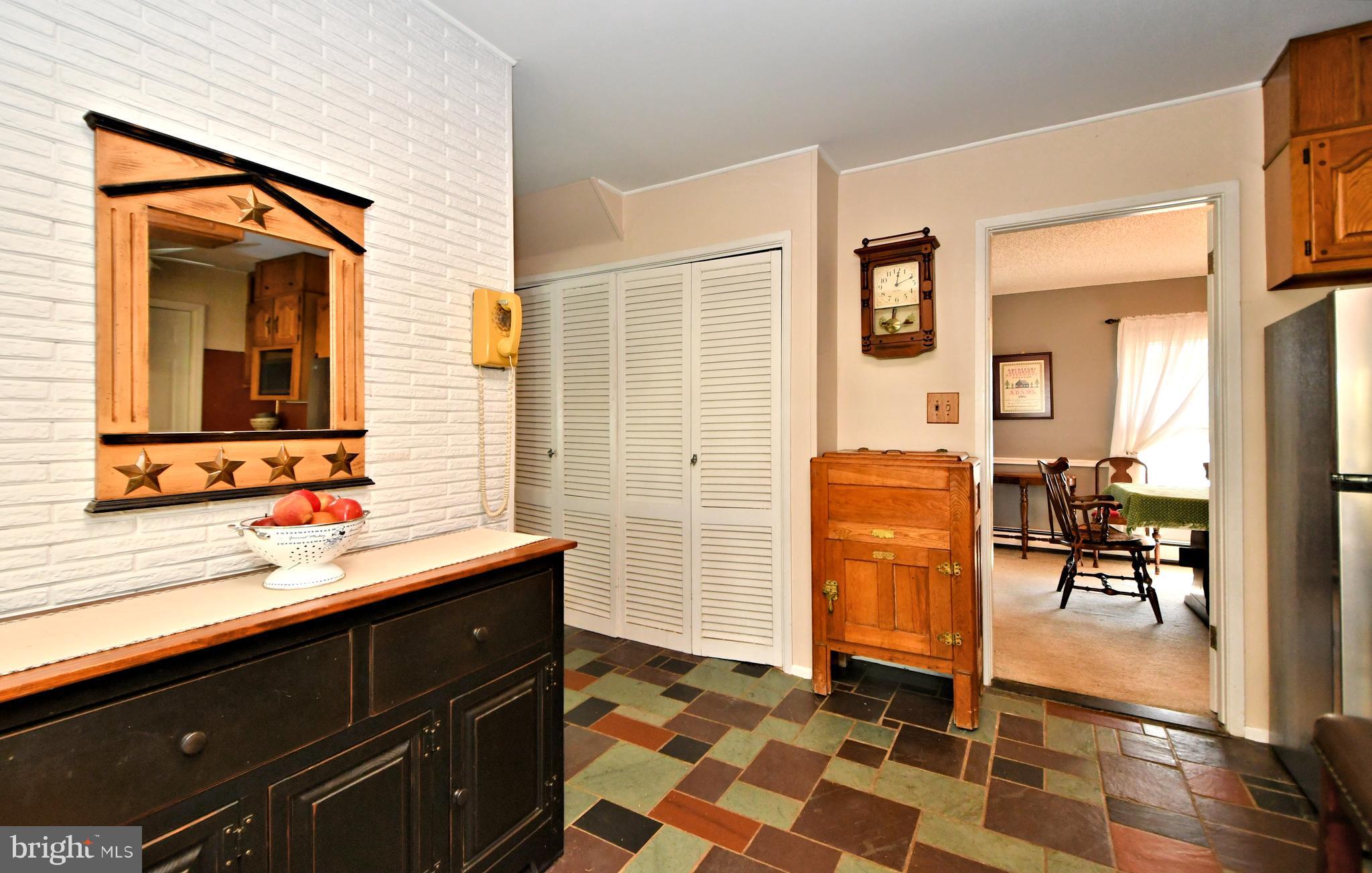 TWIN OAKS - Residential