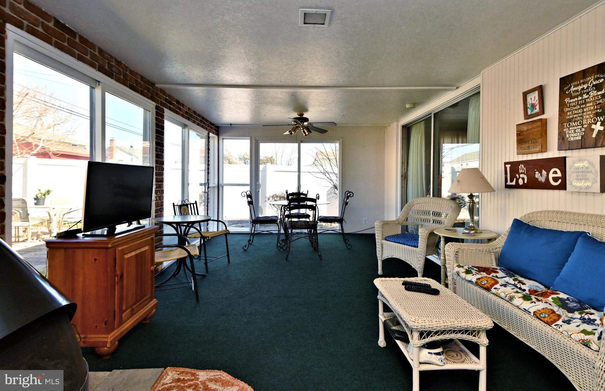 TWIN OAKS - Residential
