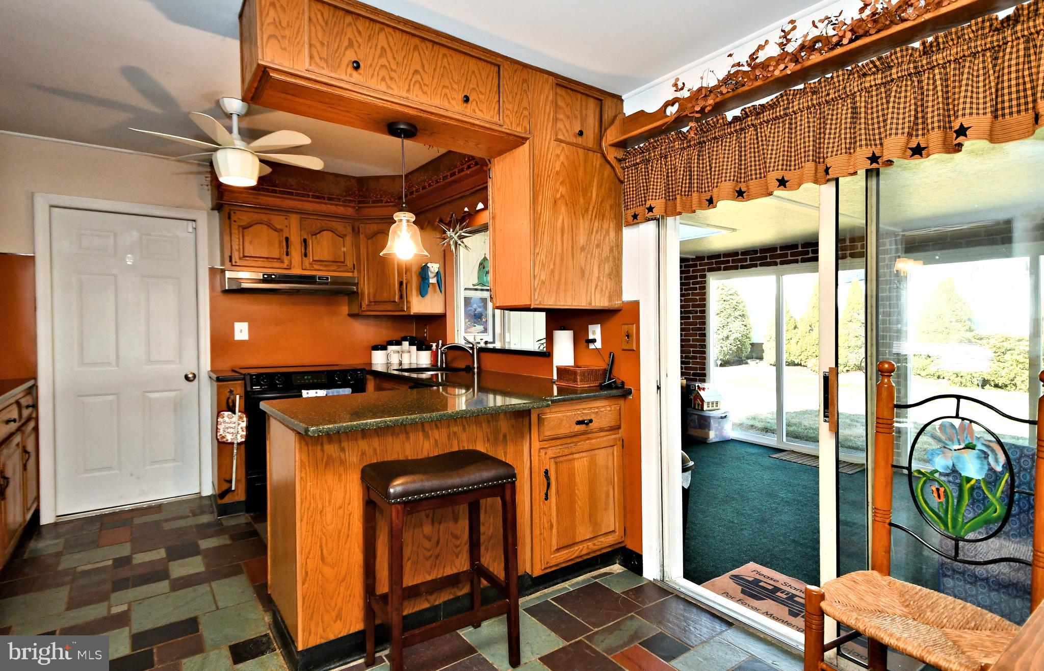 TWIN OAKS - Residential