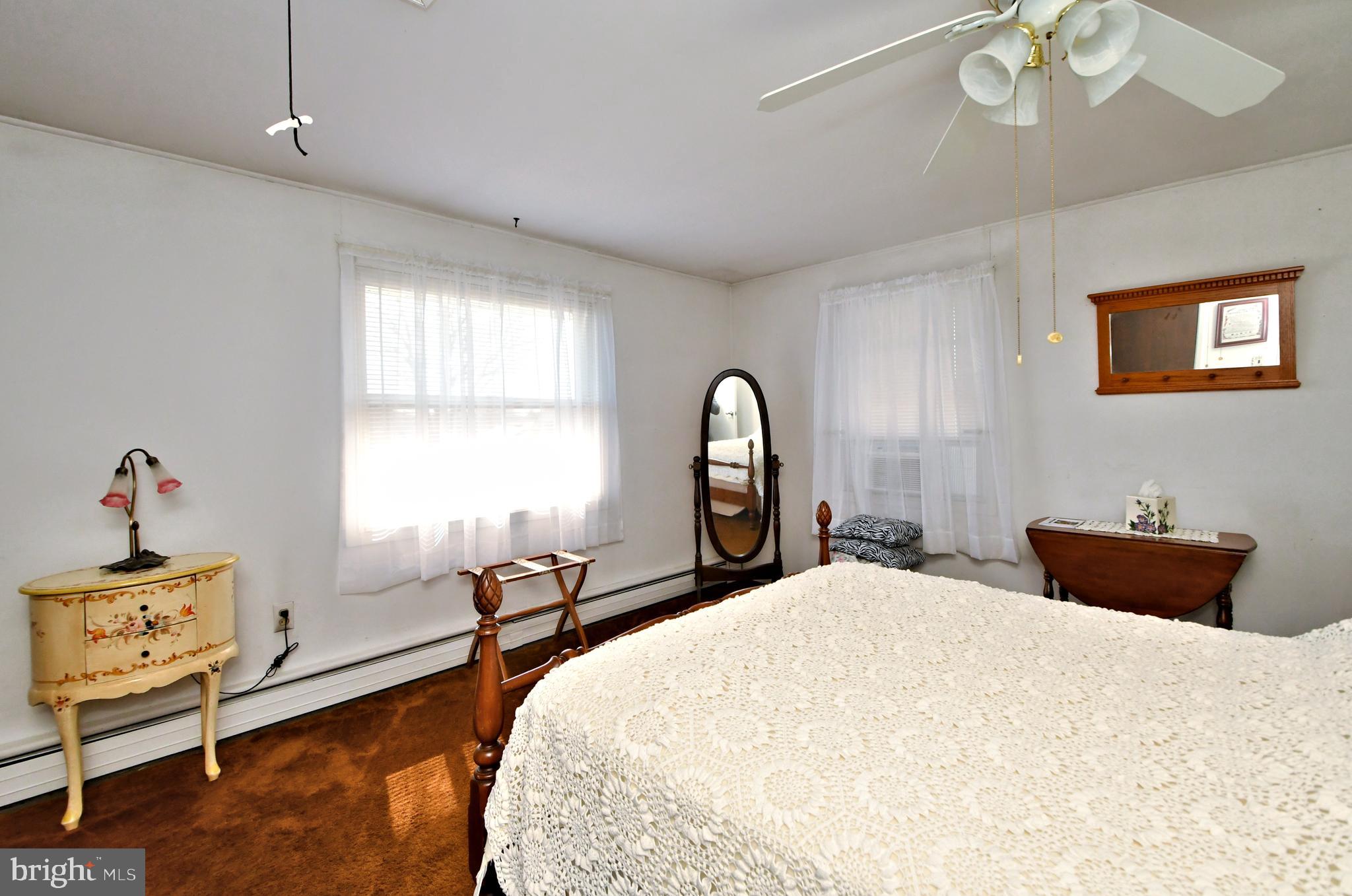 TWIN OAKS - Residential