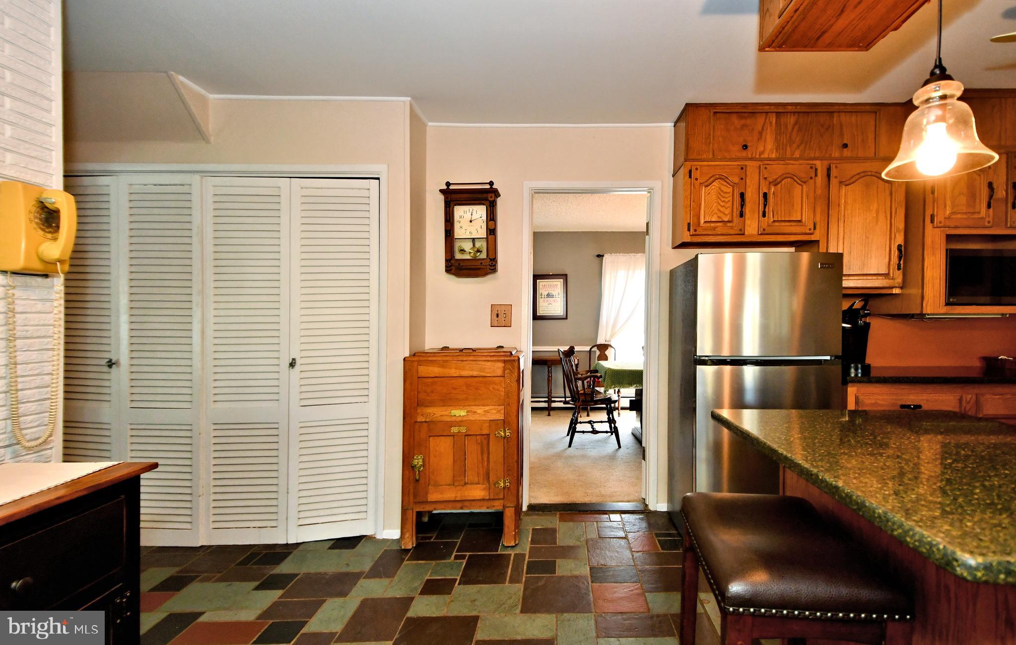 TWIN OAKS - Residential