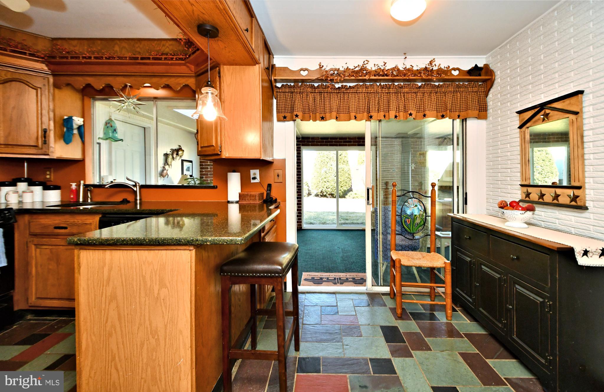 TWIN OAKS - Residential