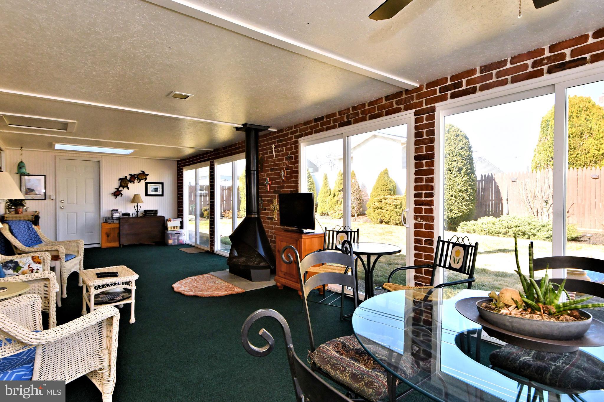 TWIN OAKS - Residential