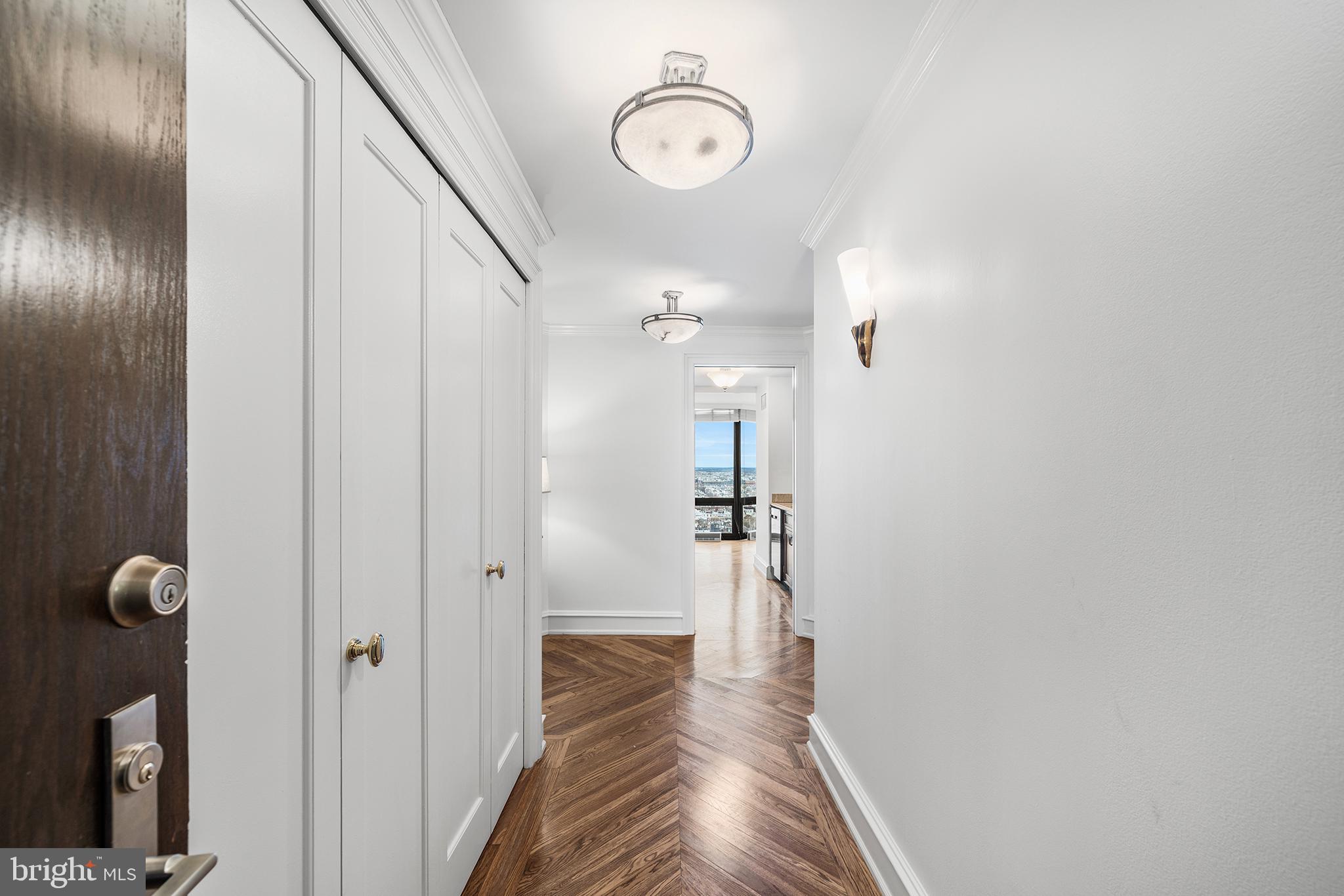 2018 WALNUT STREET 32 21L