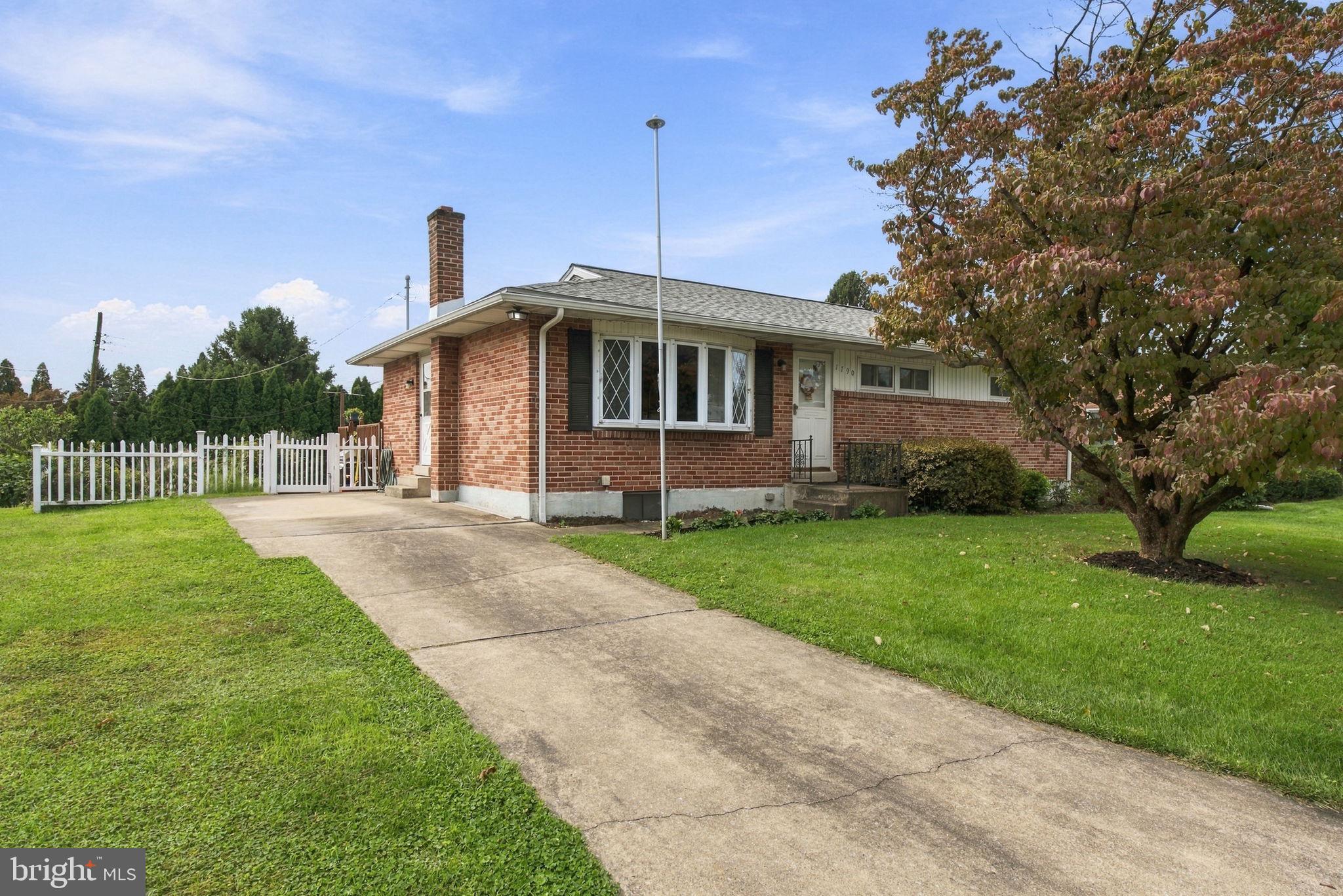 1790 PELHAM DRIVE