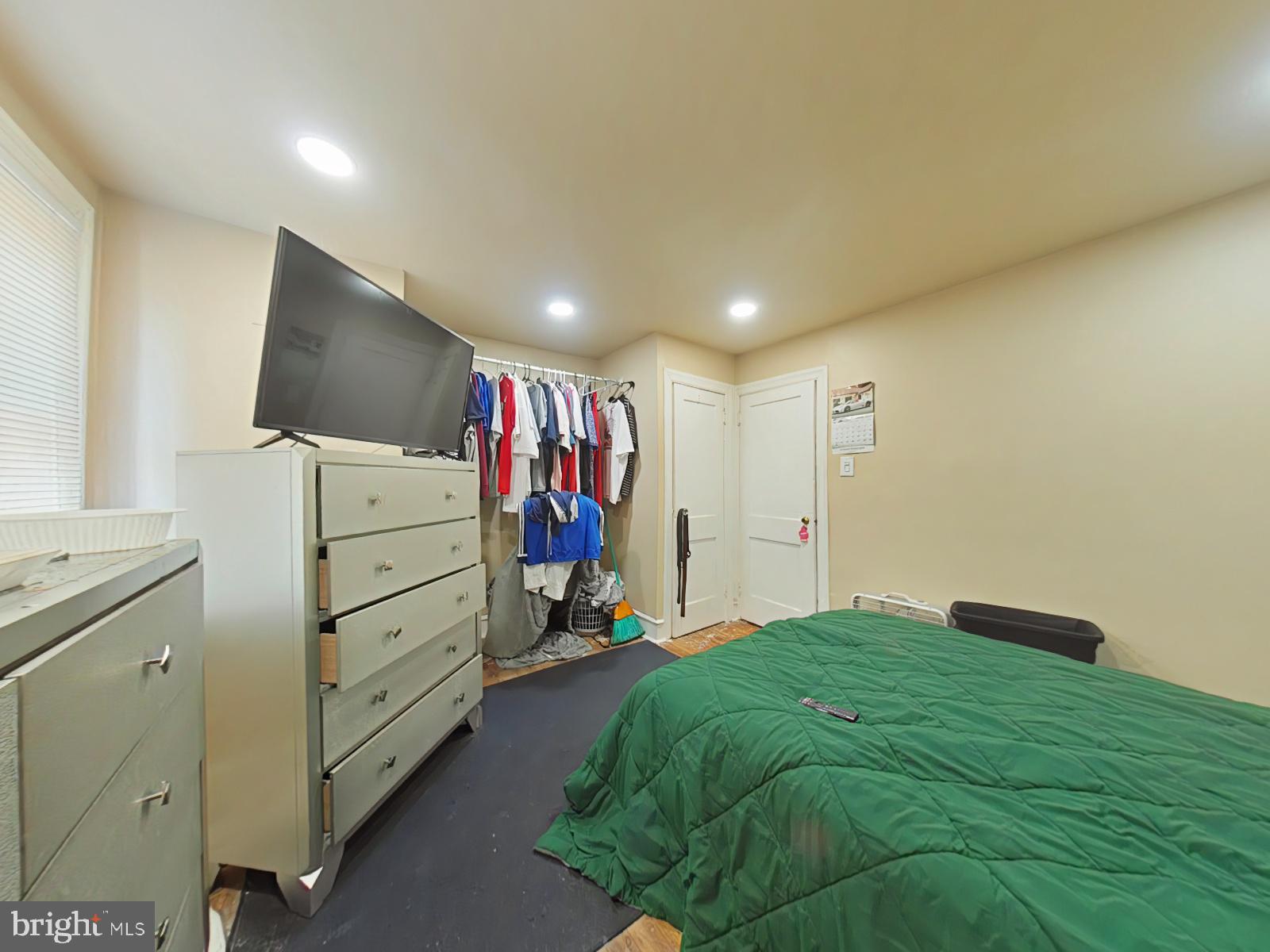 WEST OAK LANE - Residential