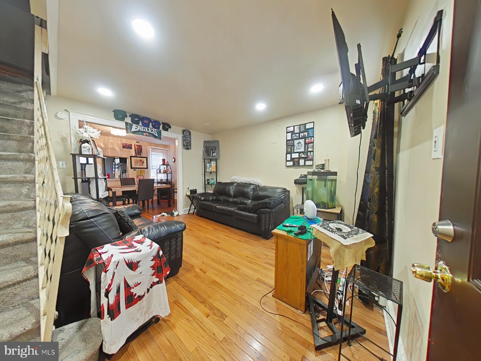 WEST OAK LANE - Residential