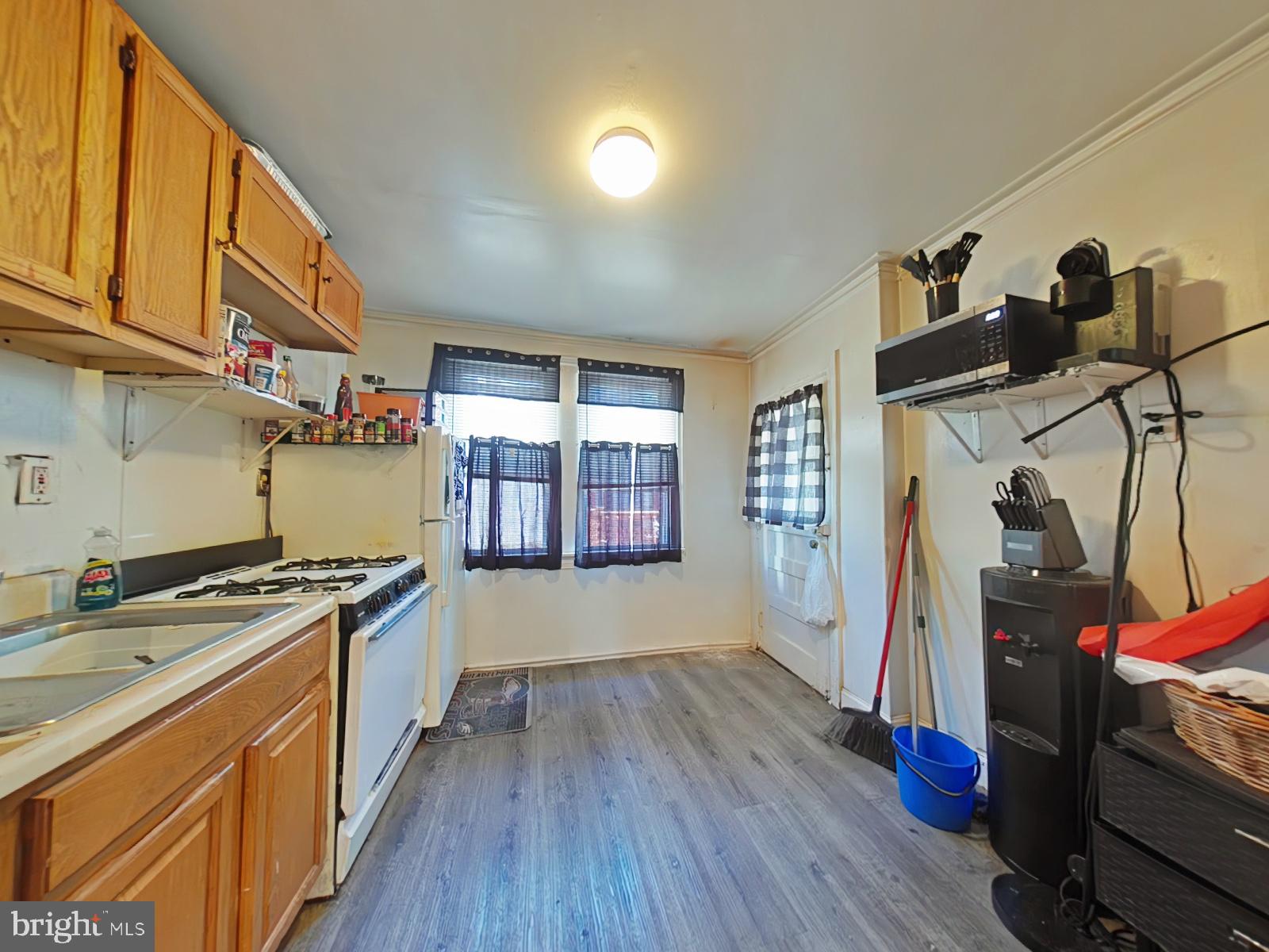 WEST OAK LANE - Residential