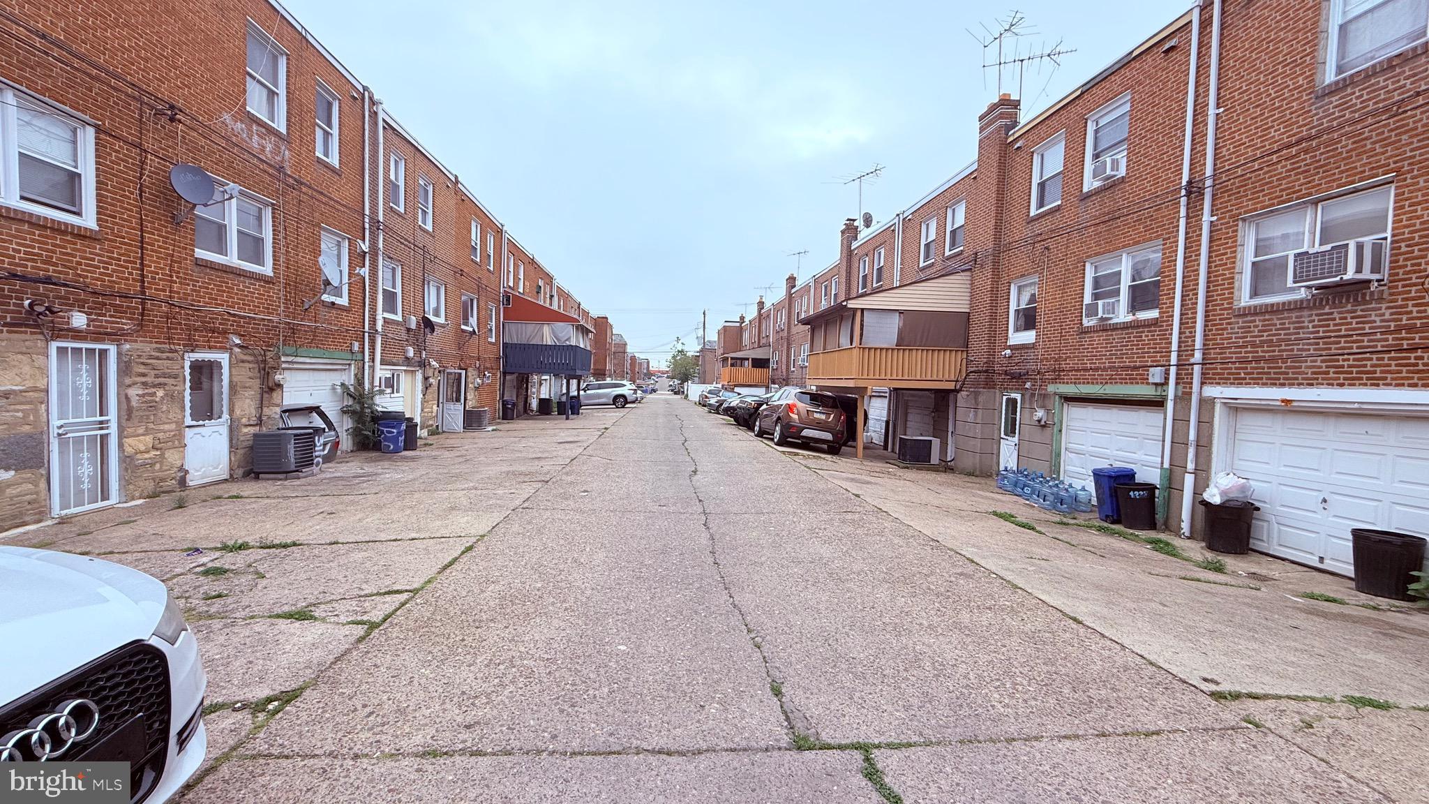 OXFORD CIRCLE - Residential