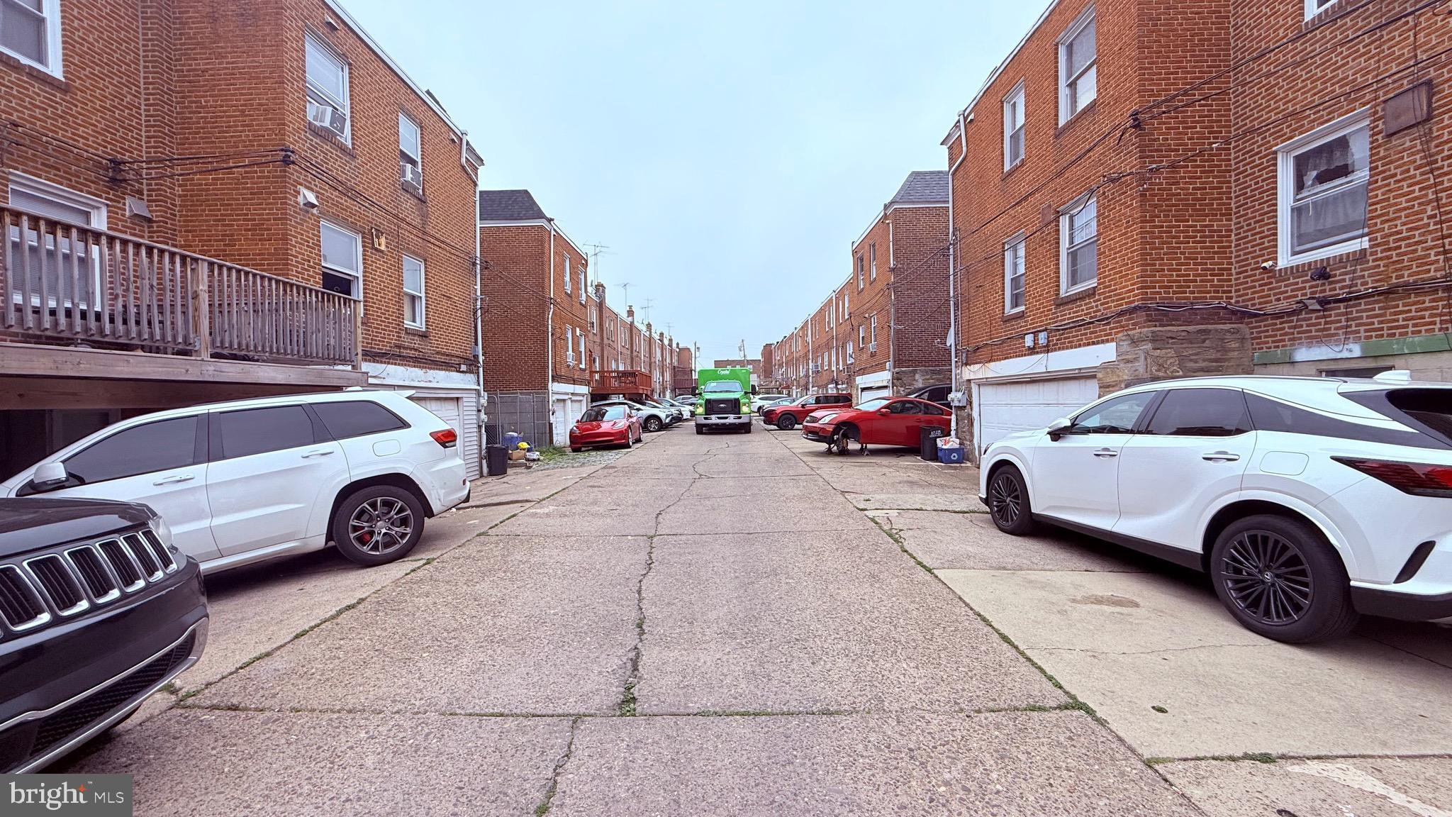 OXFORD CIRCLE - Residential