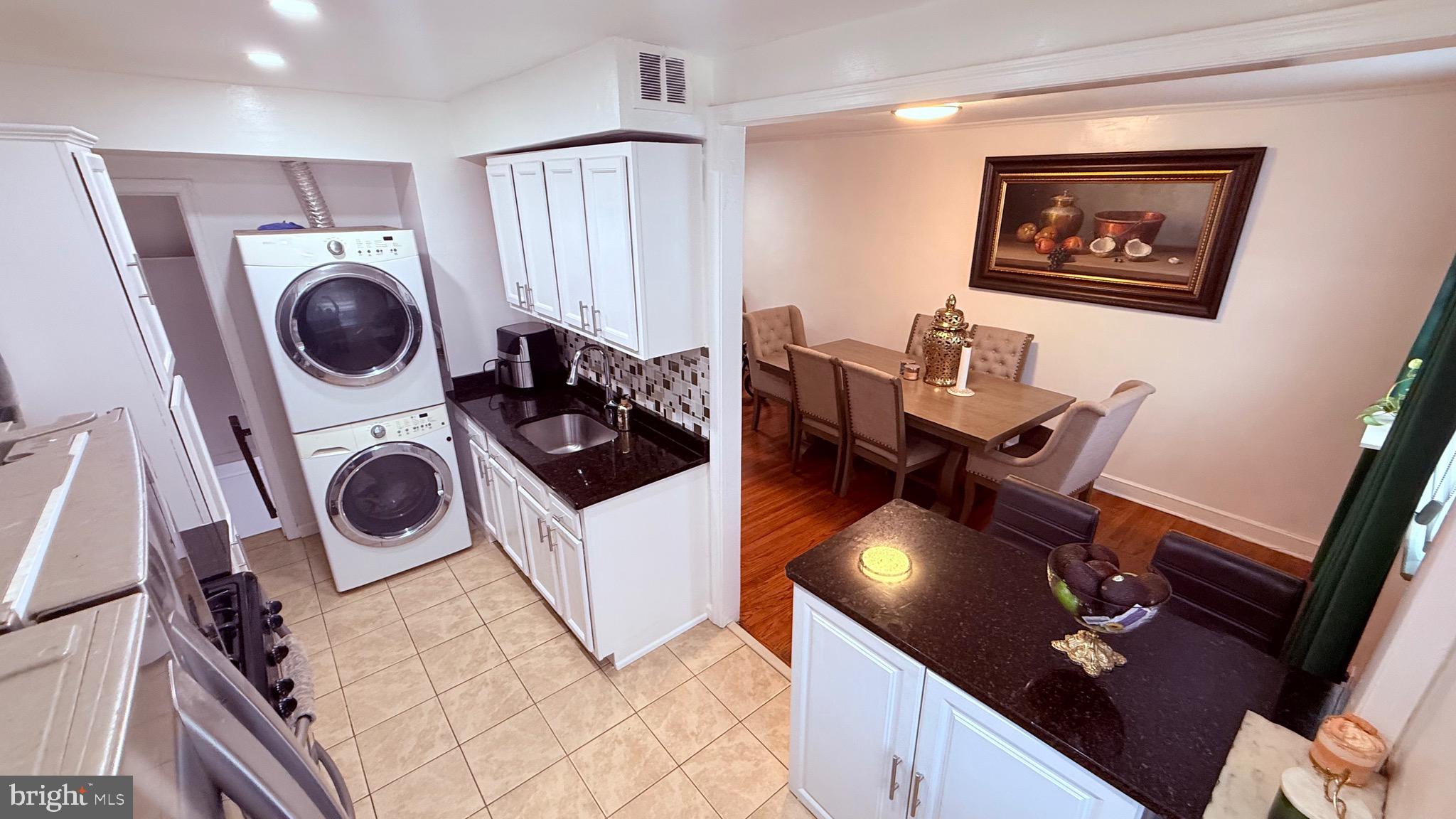 OXFORD CIRCLE - Residential