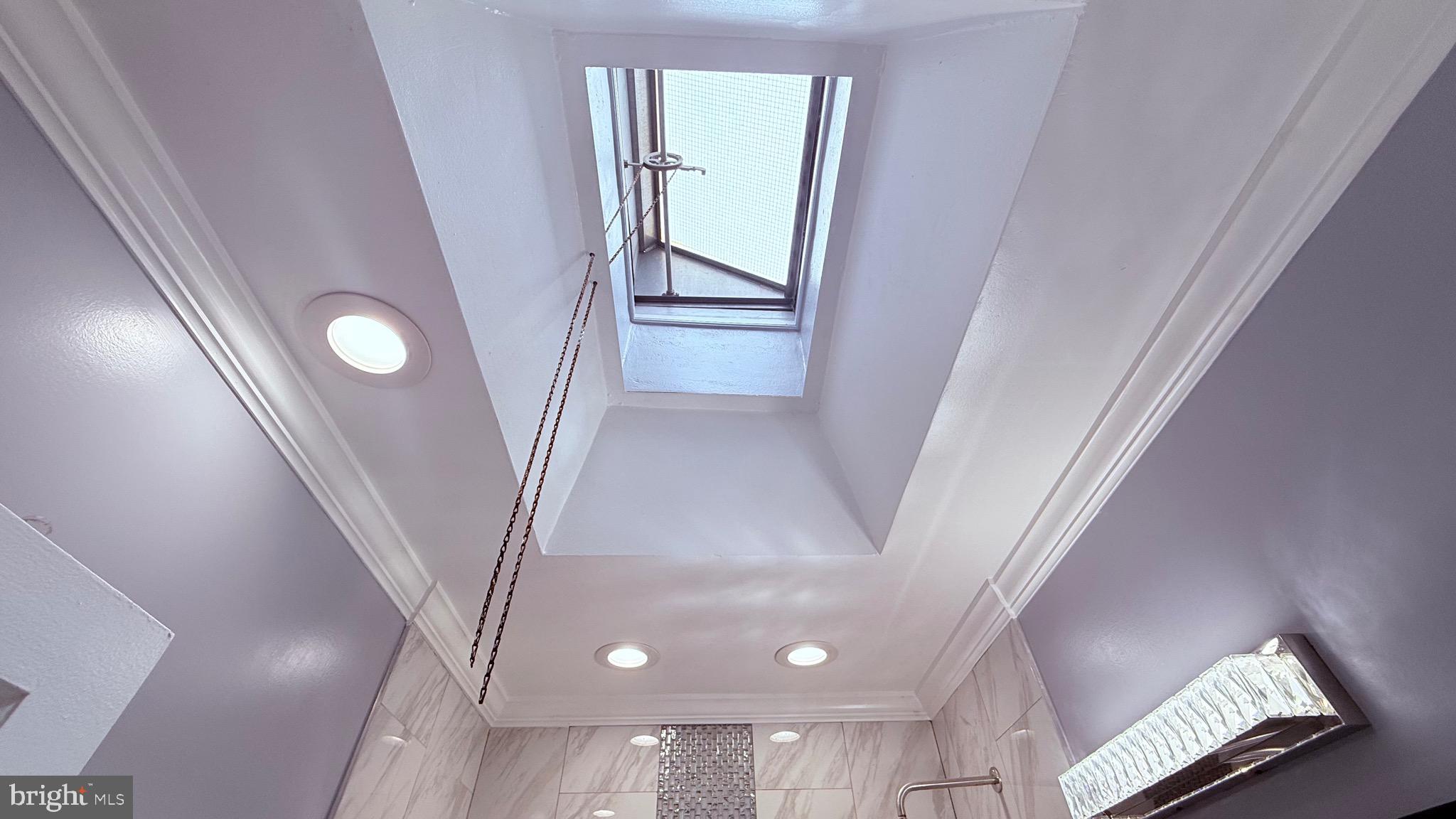 OXFORD CIRCLE - Residential