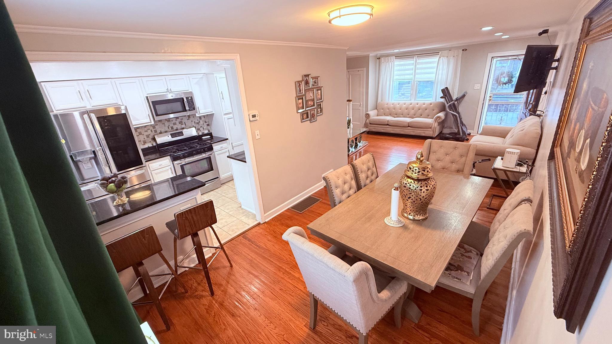 OXFORD CIRCLE - Residential