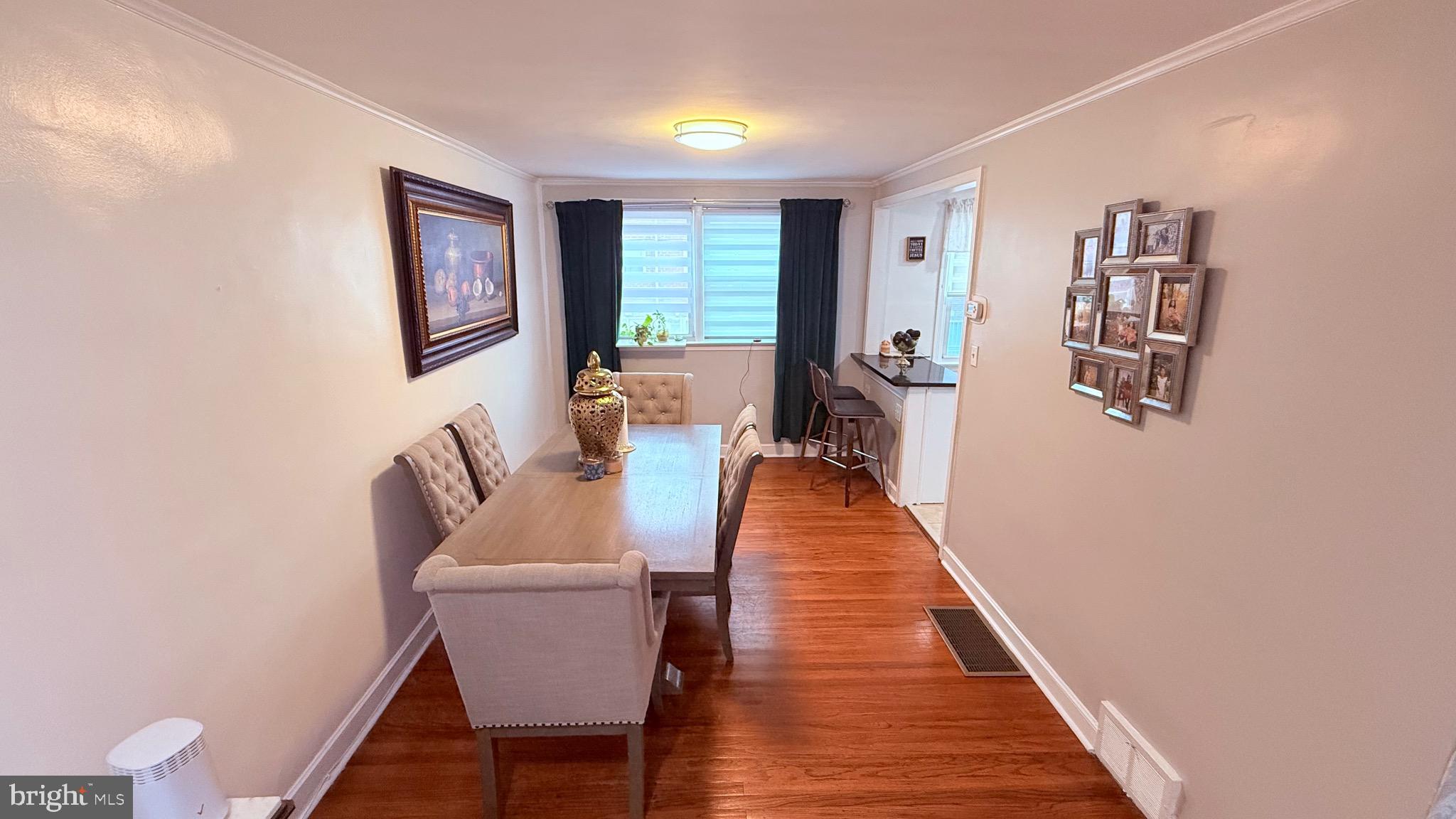 OXFORD CIRCLE - Residential