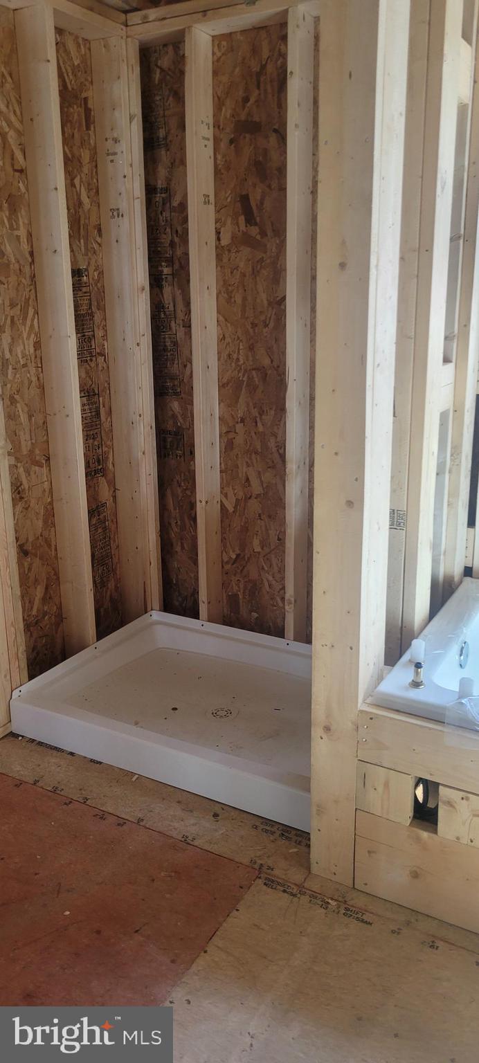 POWHATAN BEACH - Residential