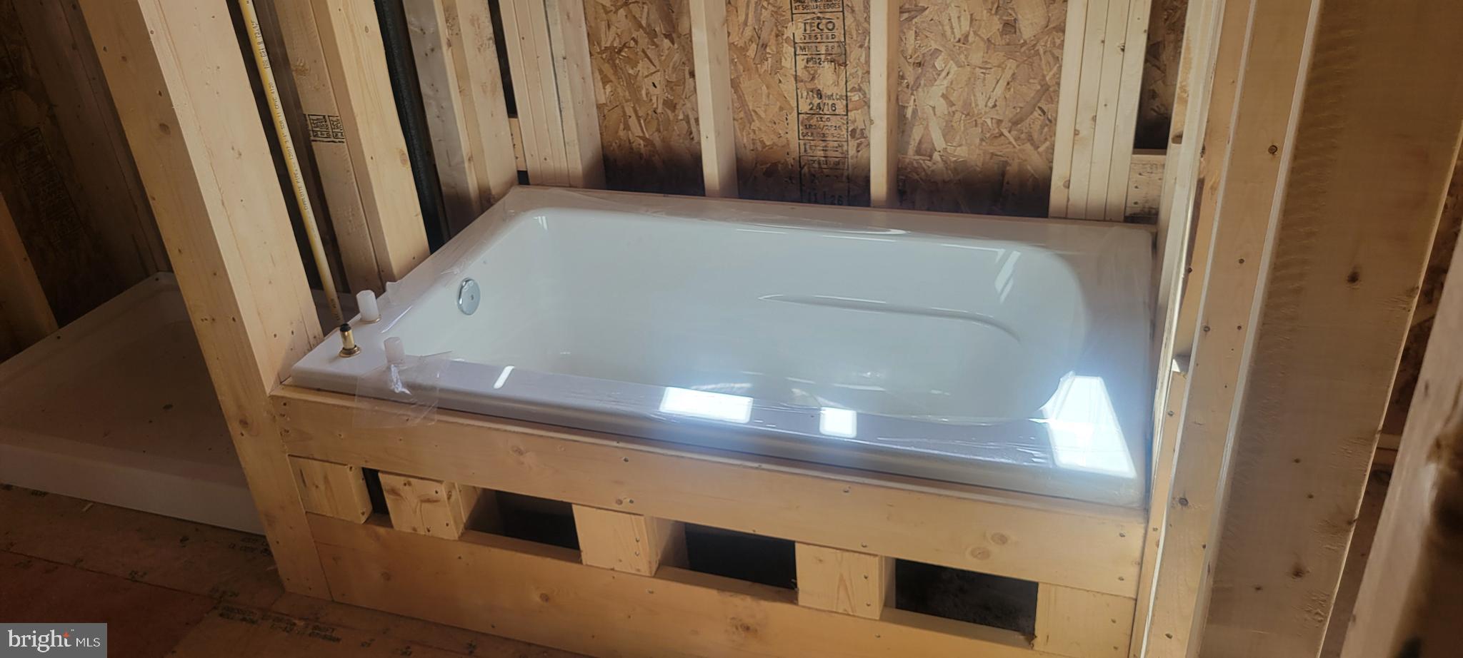 POWHATAN BEACH - Residential