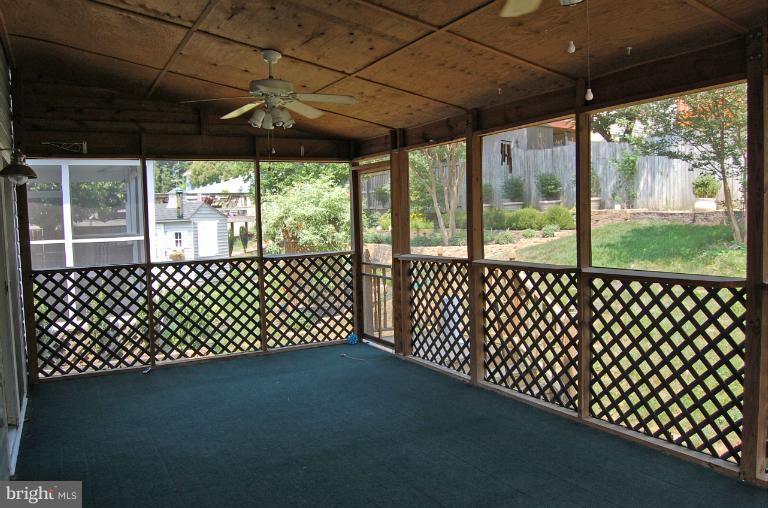 DEERFIELD - Residential Lease