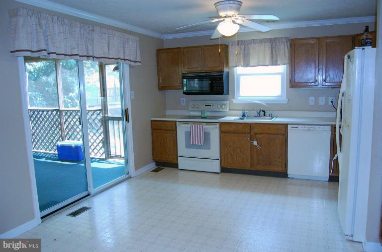 DEERFIELD - Residential Lease