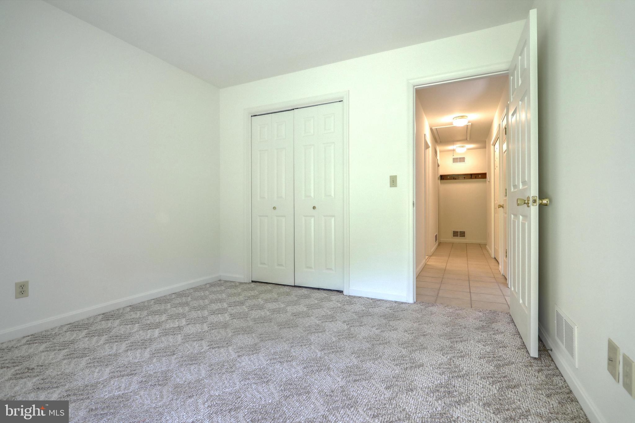 LONGSTOWN VILLAGE - Residential